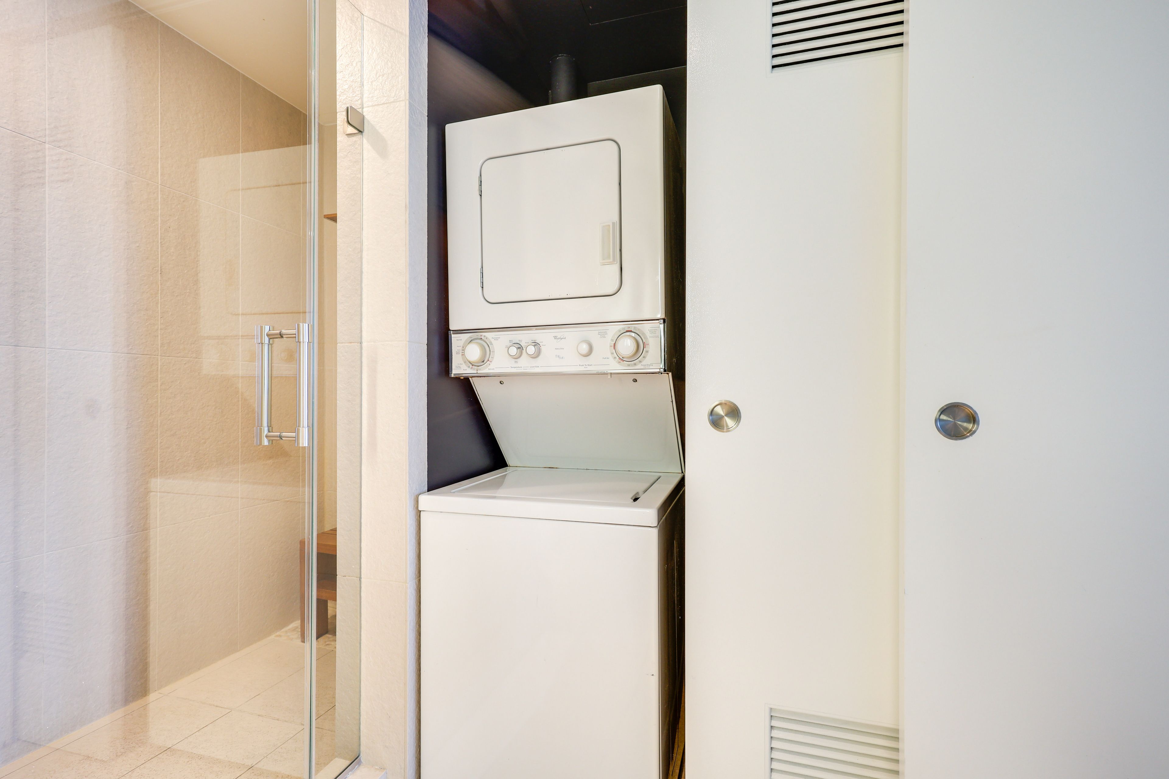 UNIT 3 | Laundry Closet | Washer & Dryer
