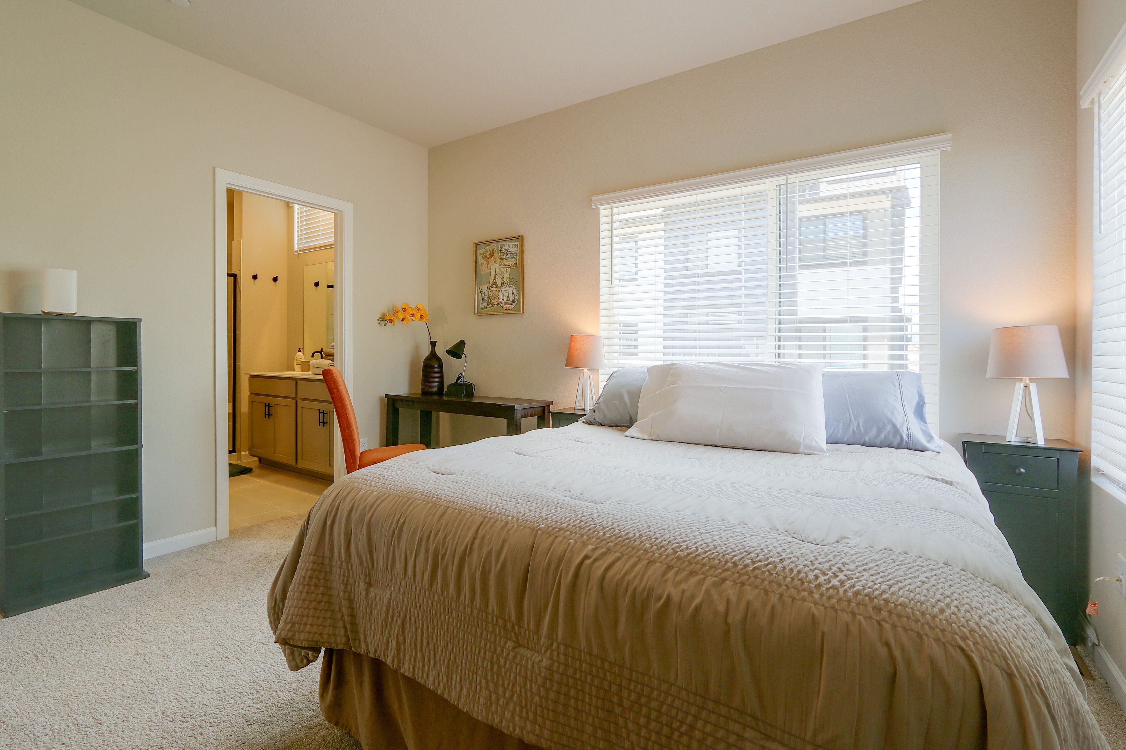 Bedroom | Queen Bed | En-Suite Bathroom | 2nd Floor