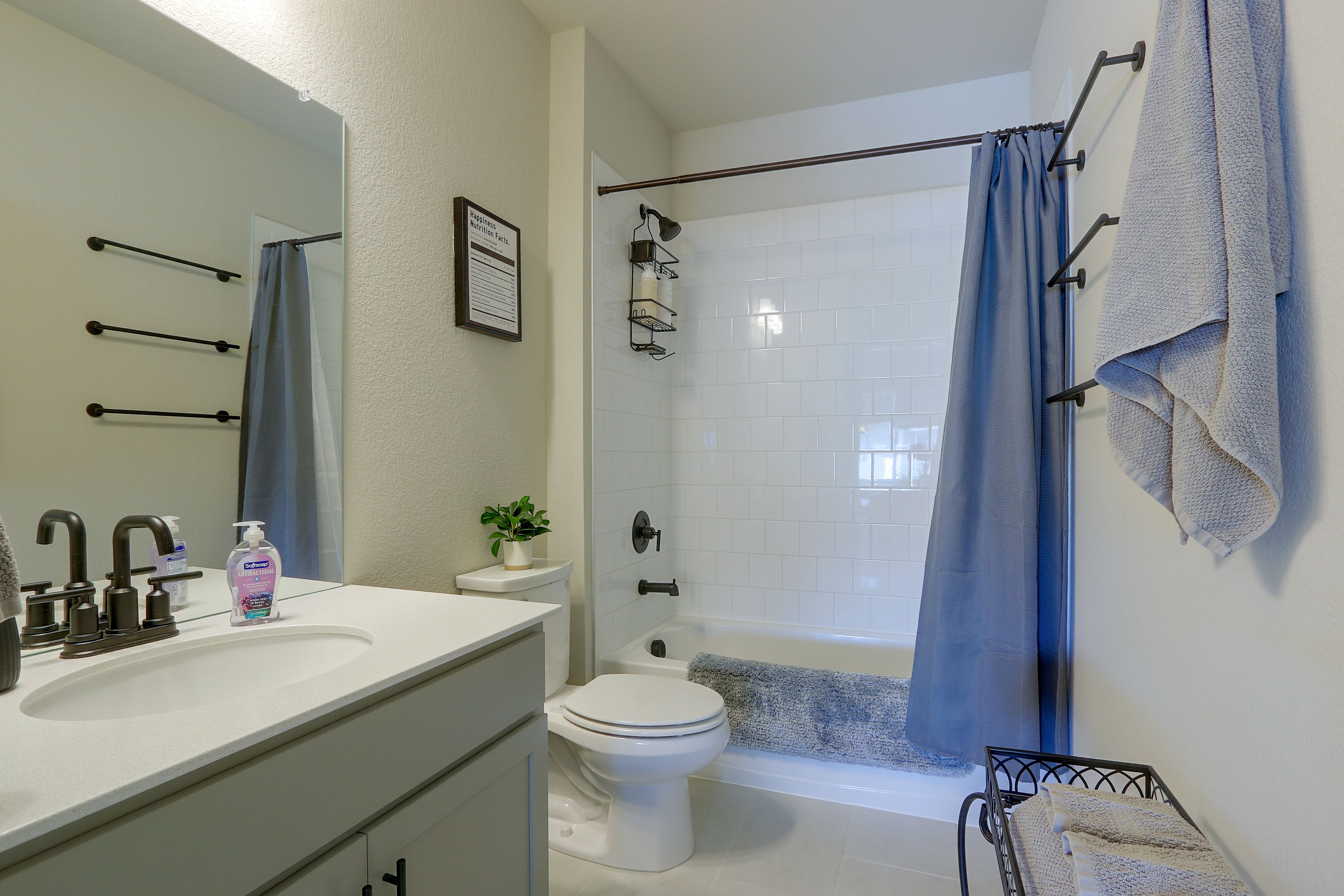 Full Bathroom | 3rd Floor