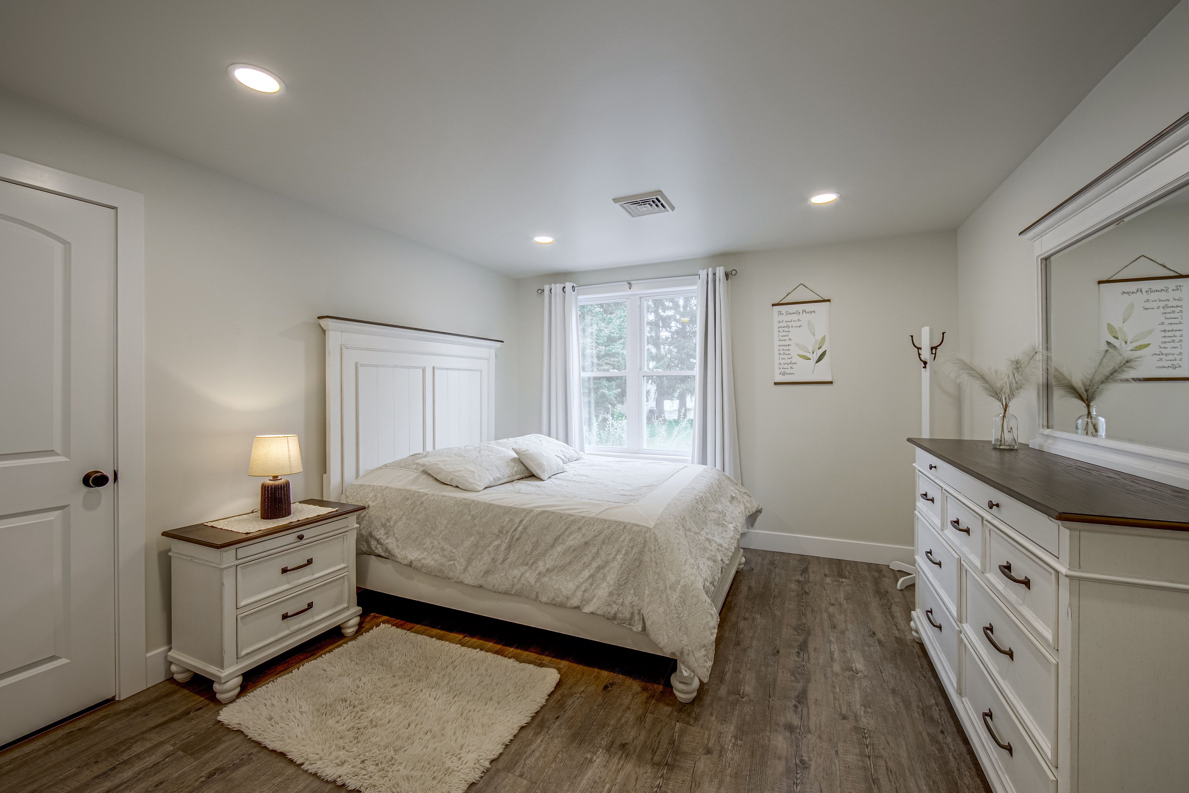 Bedroom 2 | Queen Bed