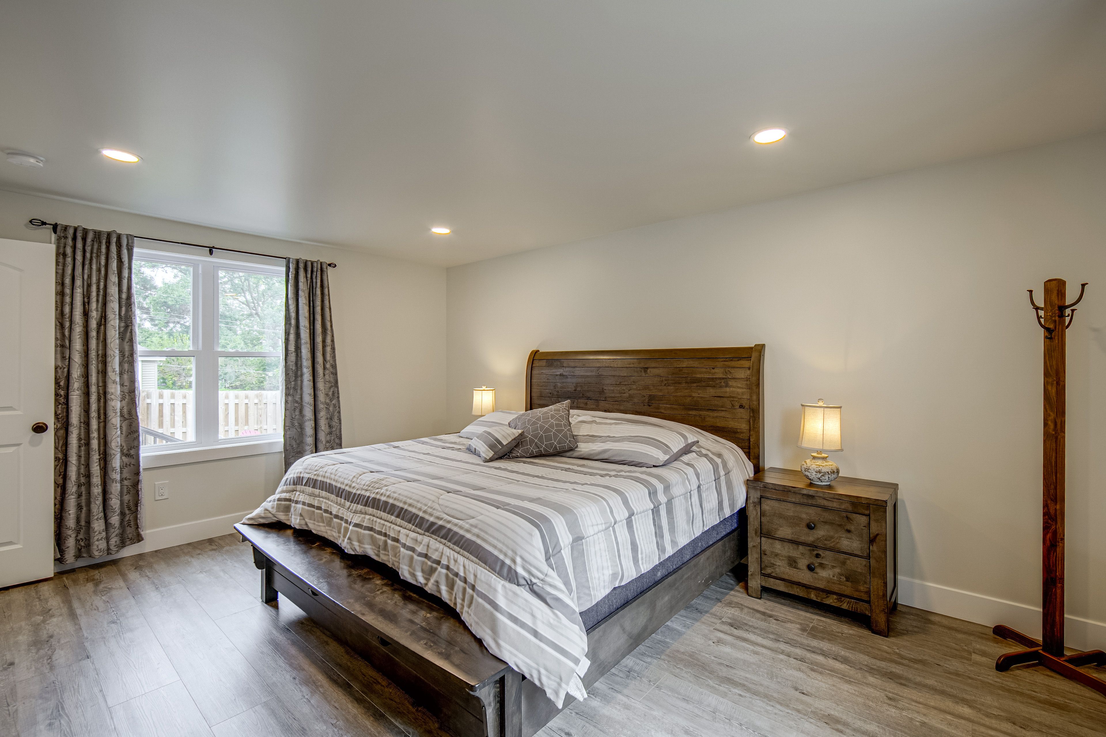 Bedroom 1 | King Bed