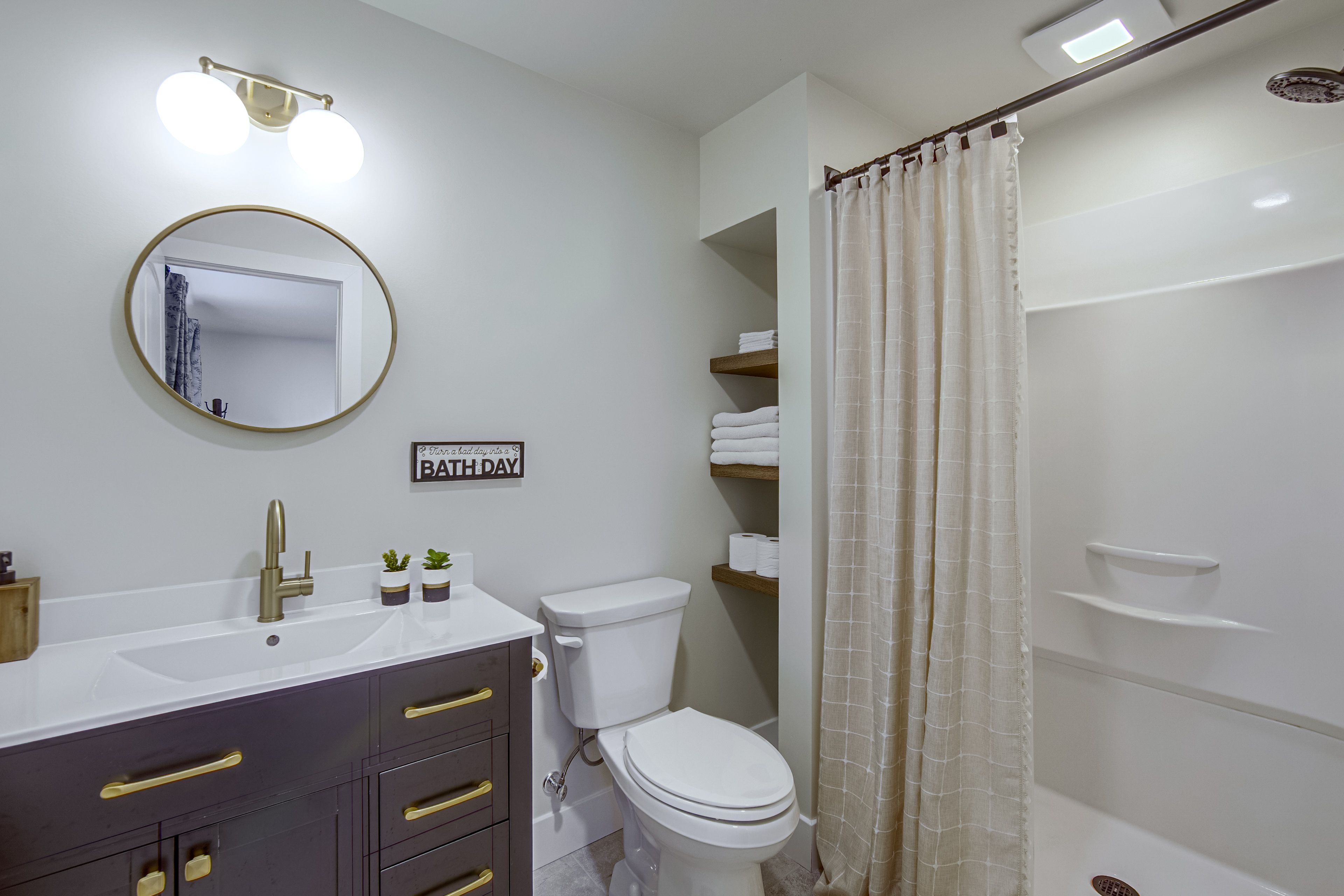 En-Suite Bathroom