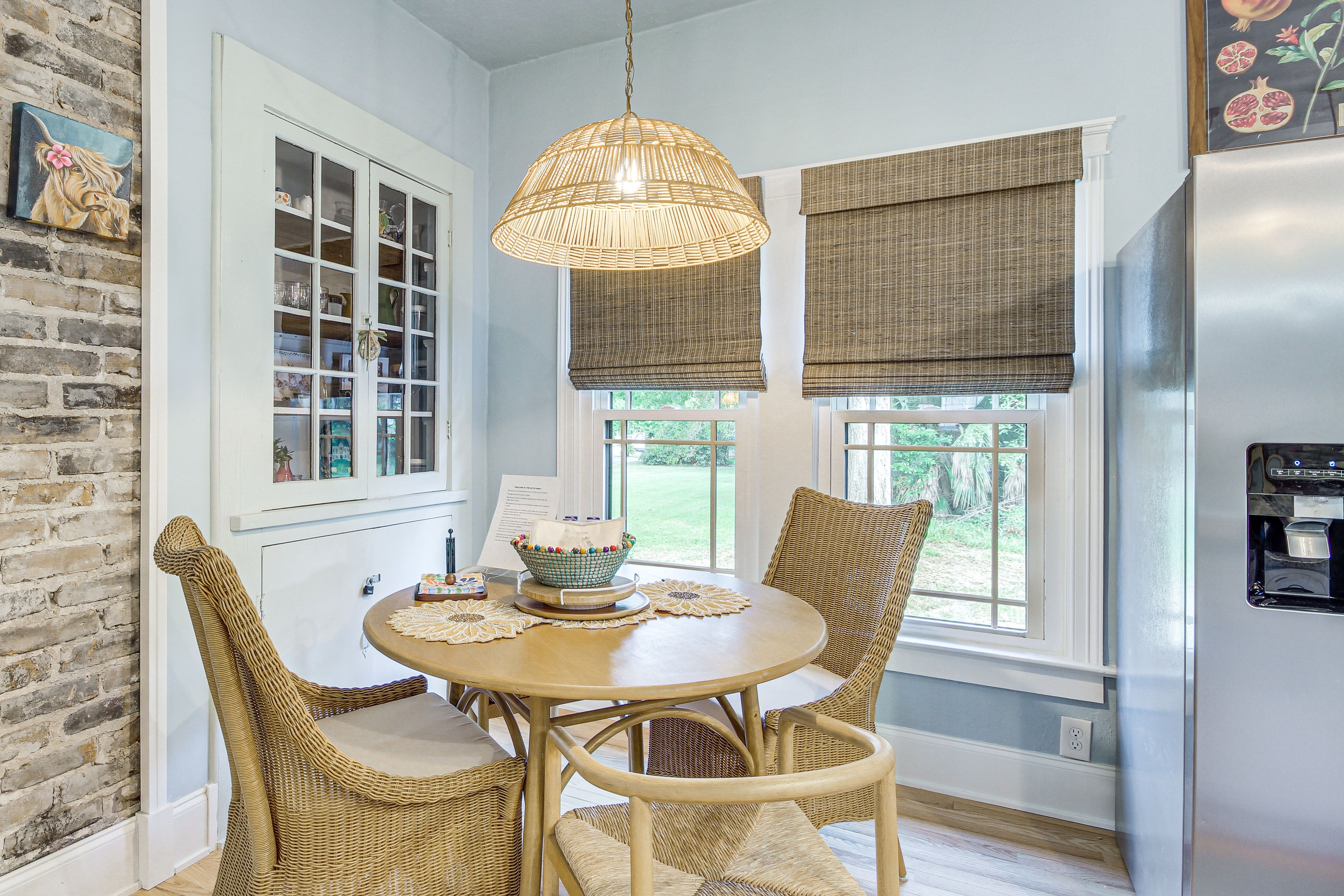 Dining Area | Dishes & Flatware Provided