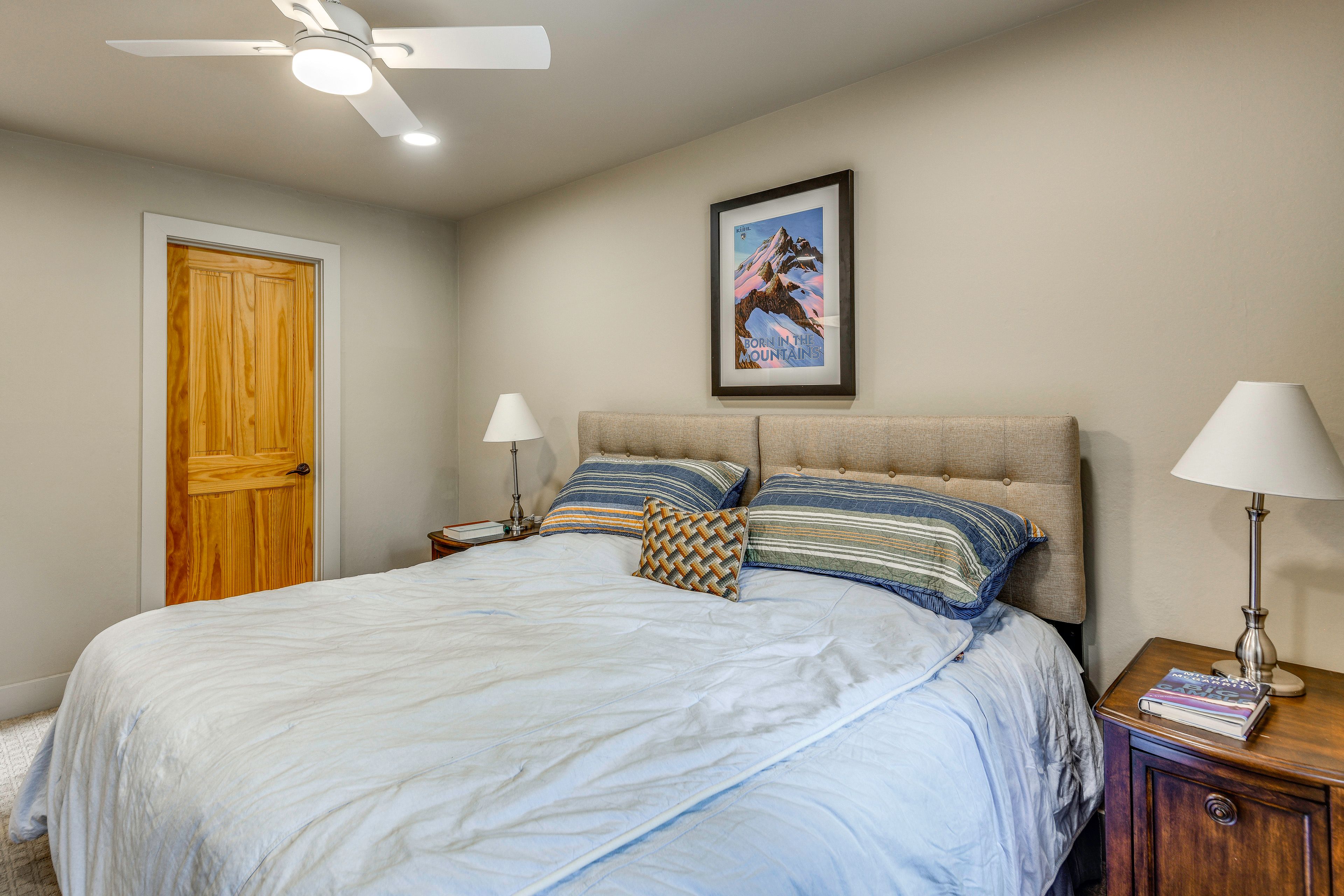Bedroom | Queen Bed | 1st Floor