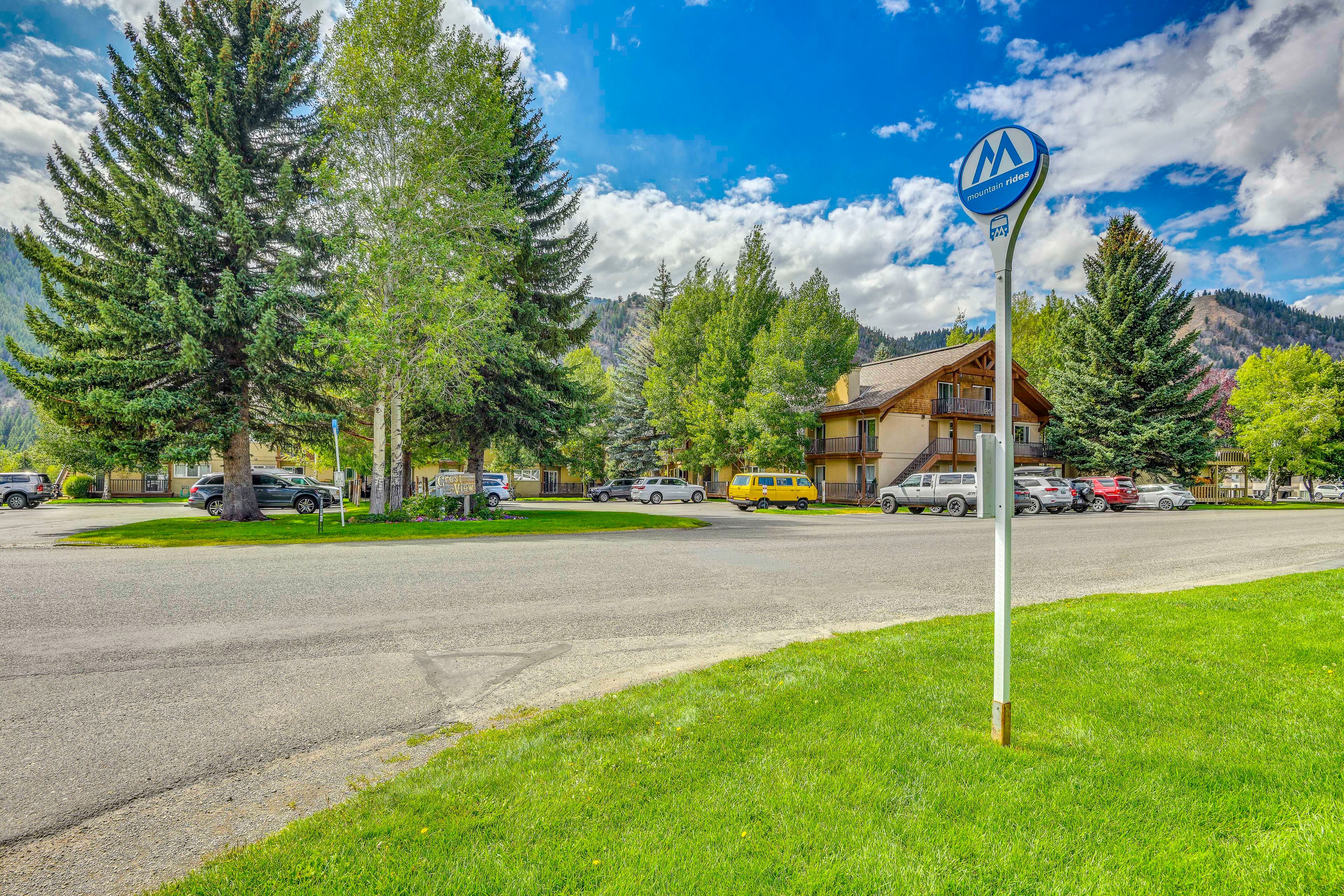 Community Parking Lot (1 Vehicle)