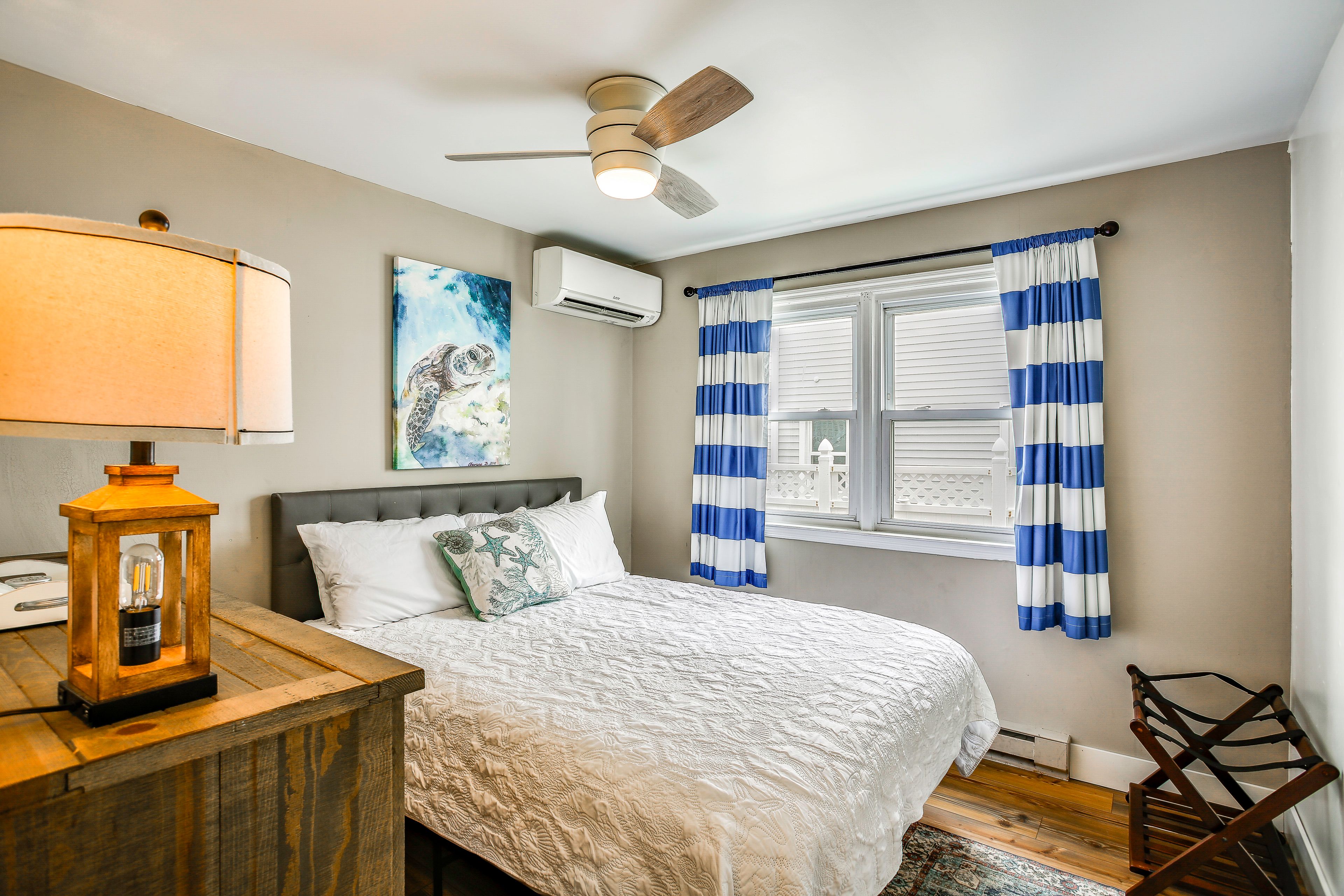 Bedroom 3 | Queen Bed