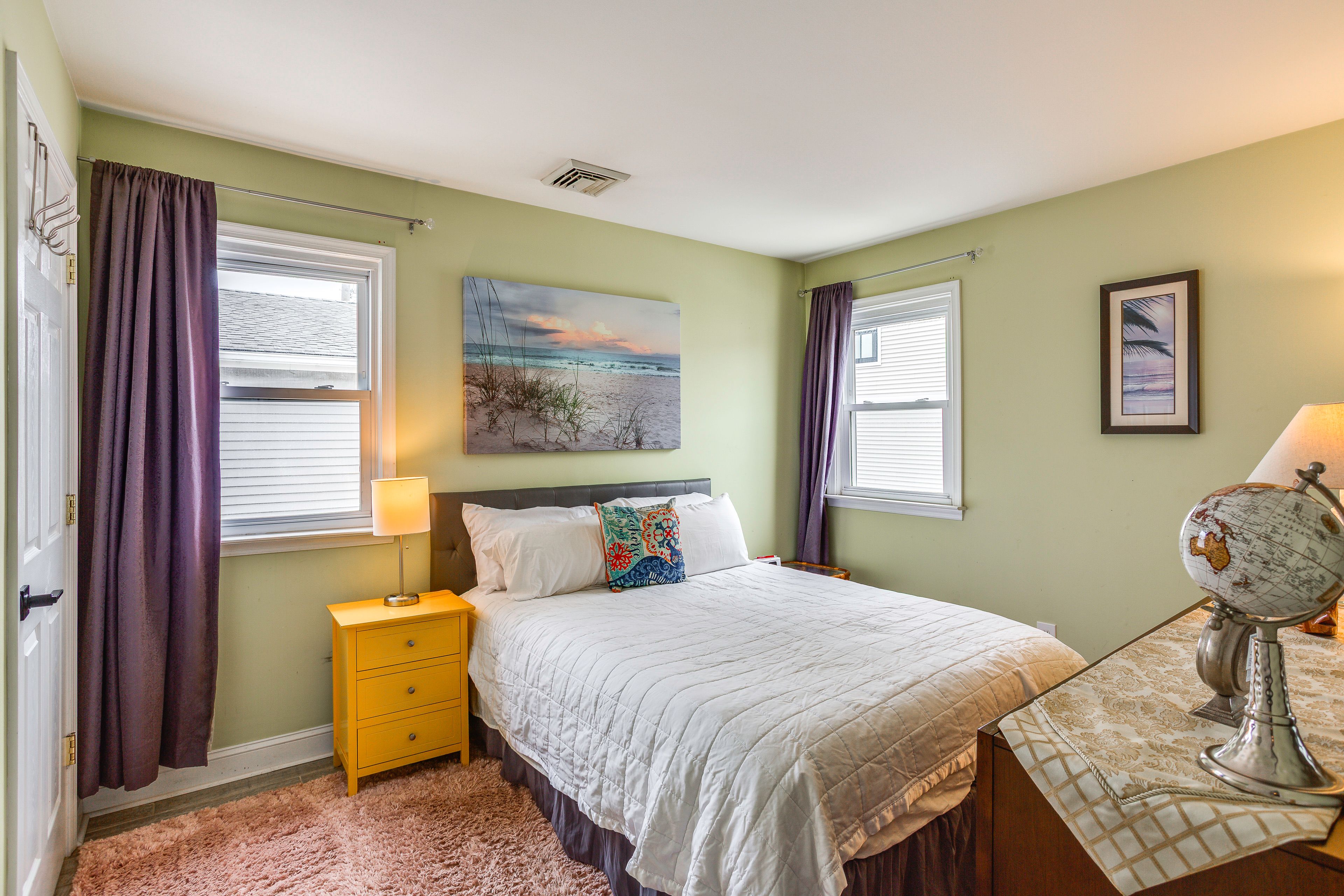Bedroom 4 | Queen Bed