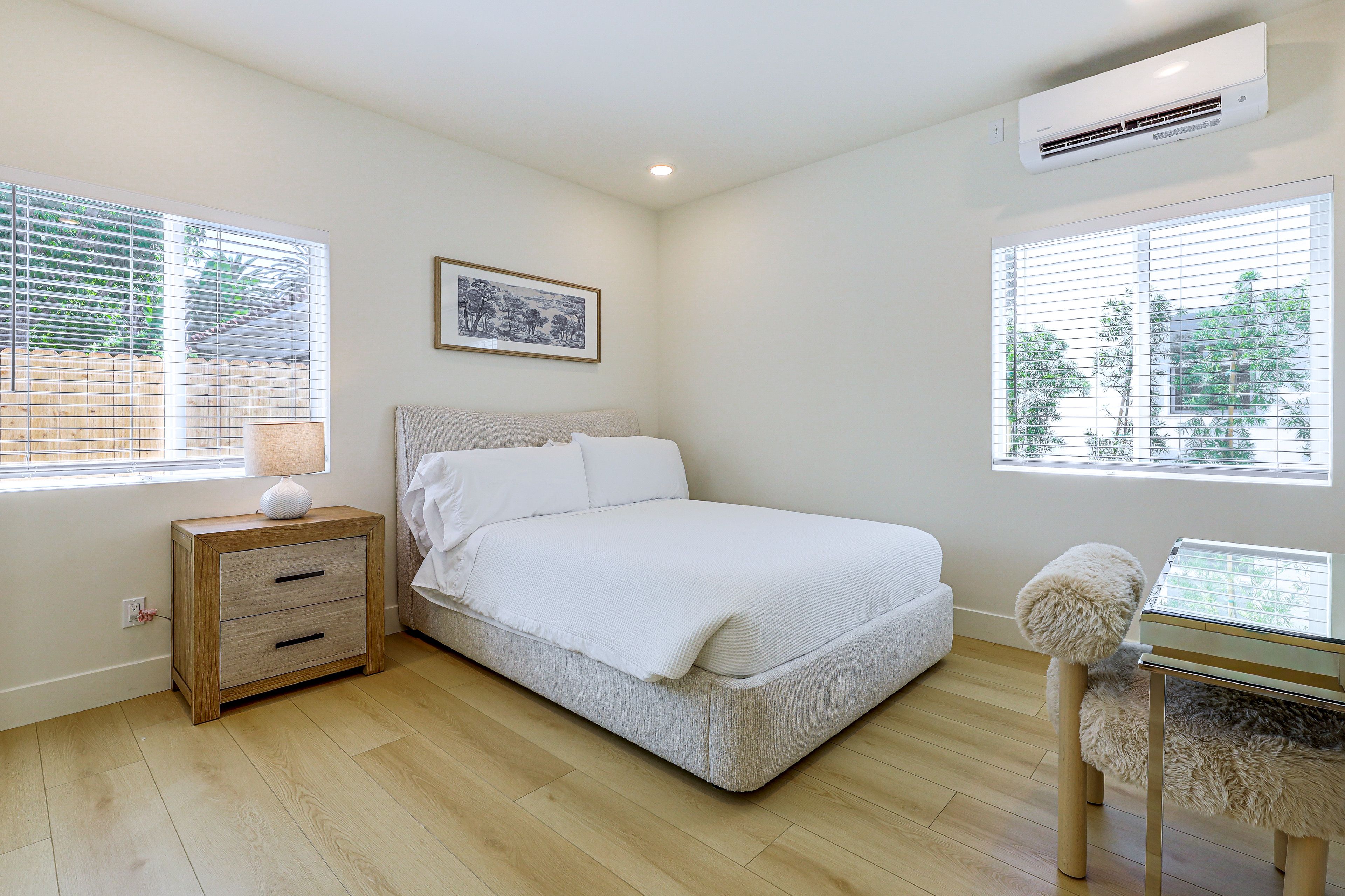 Bedroom | Queen Bed