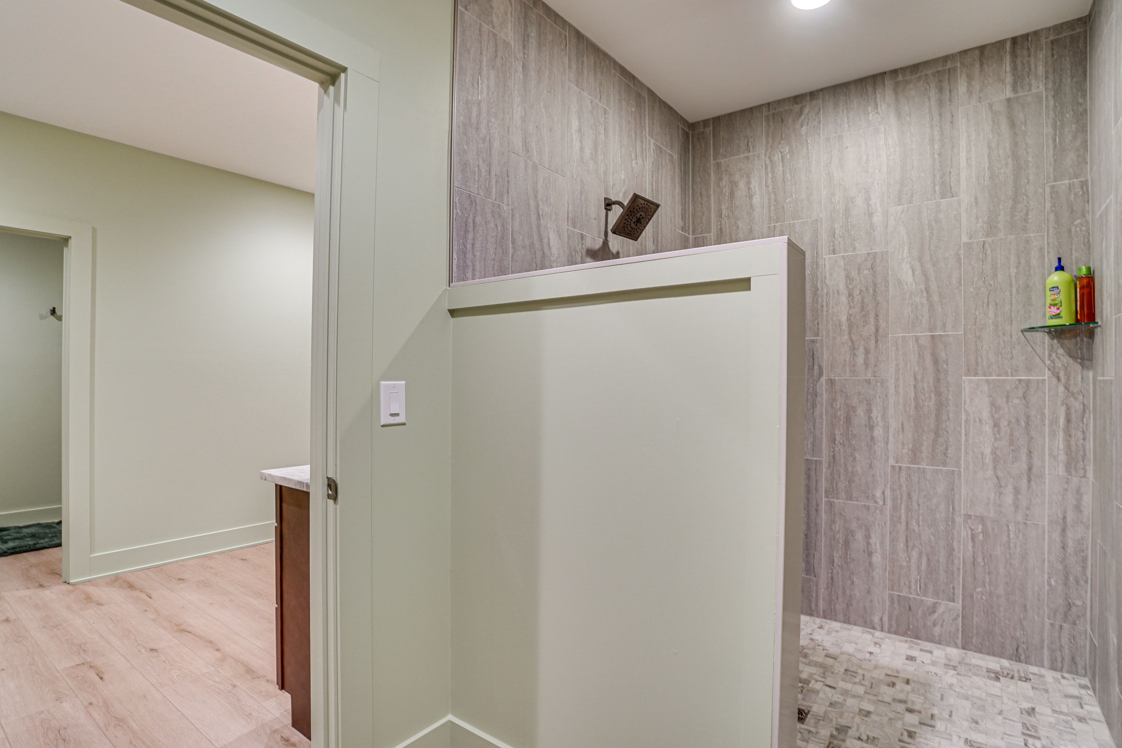 Bathroom | 2 Full Showers