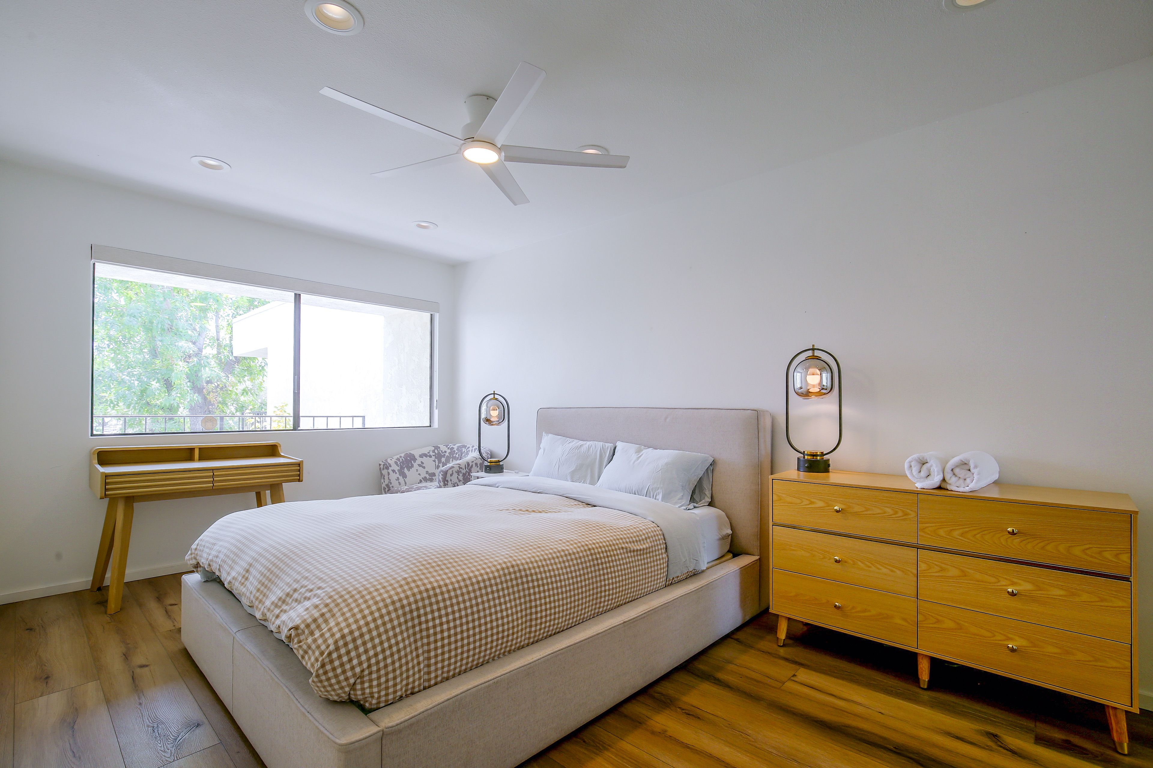 Bedroom | Queen Bed | 2nd Floor