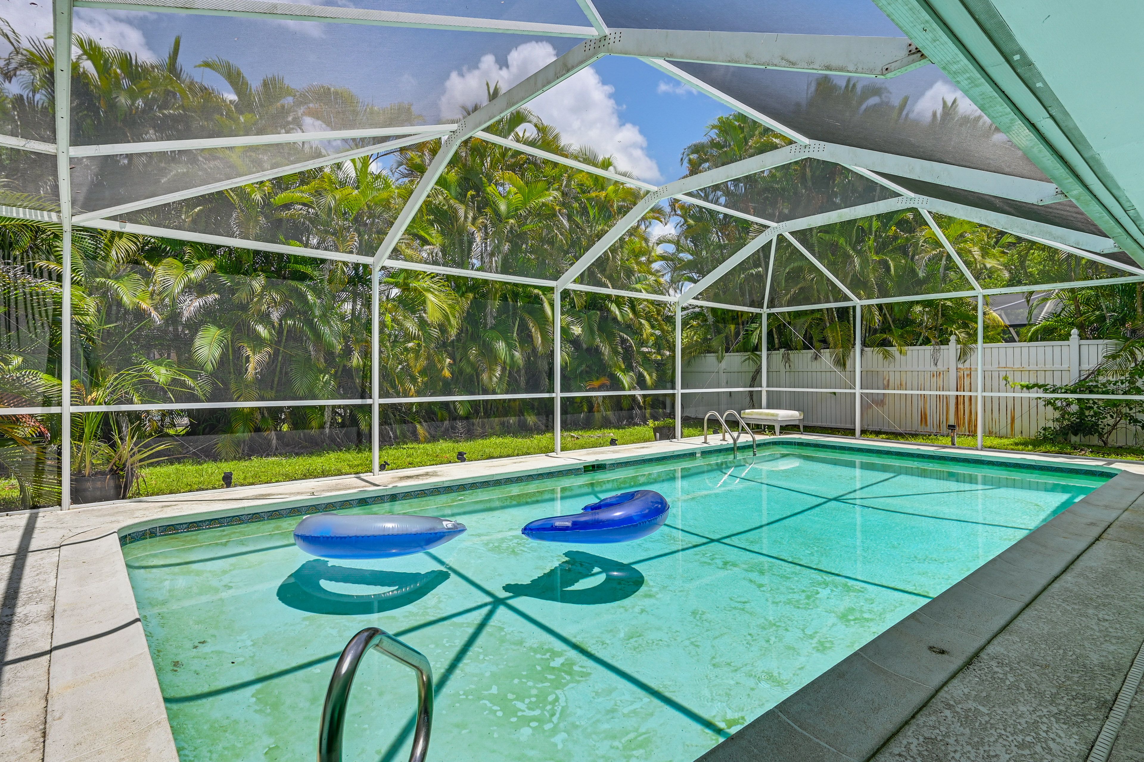 Lanai w/ Pool