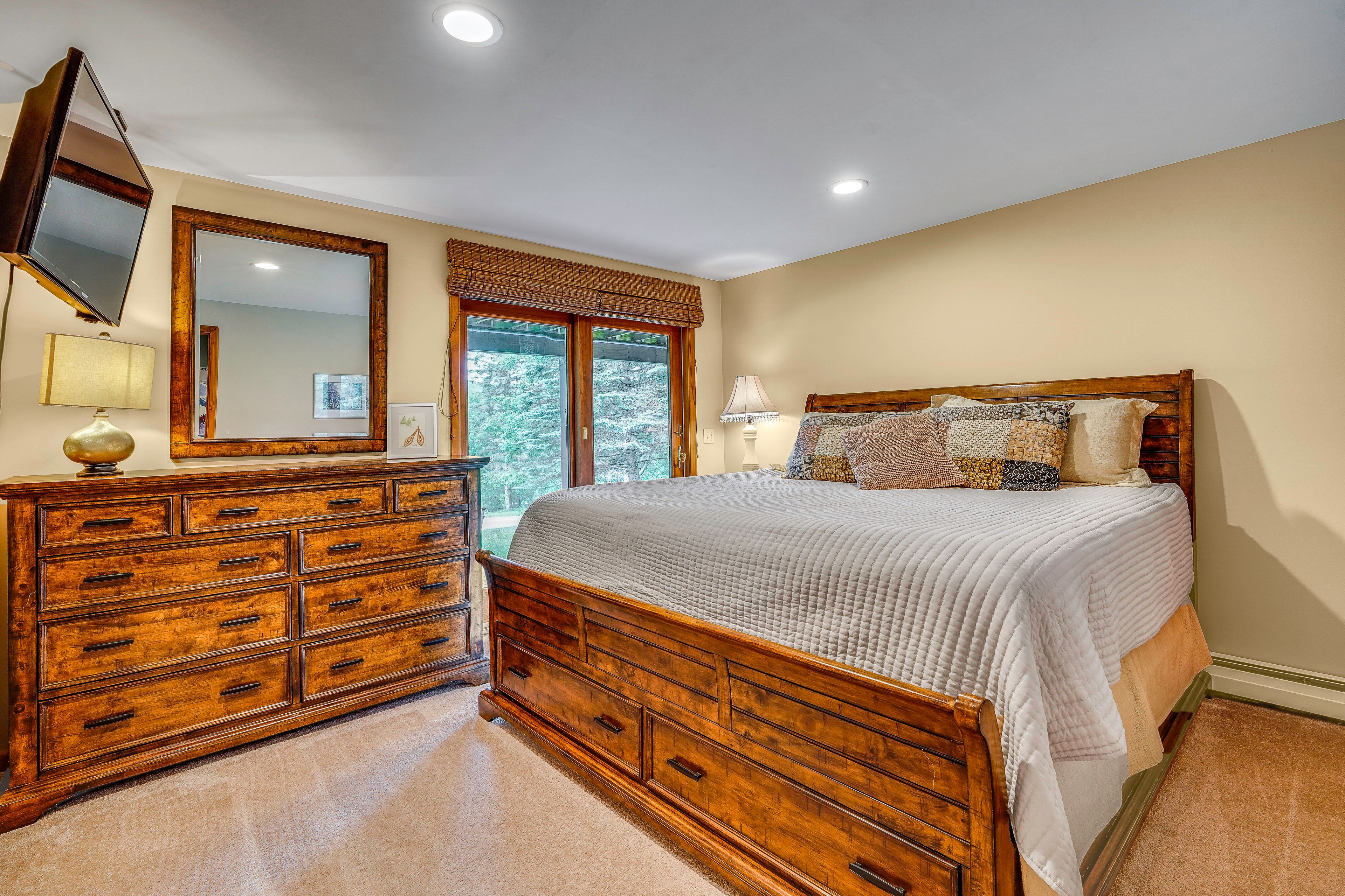 Bedroom | King Bed