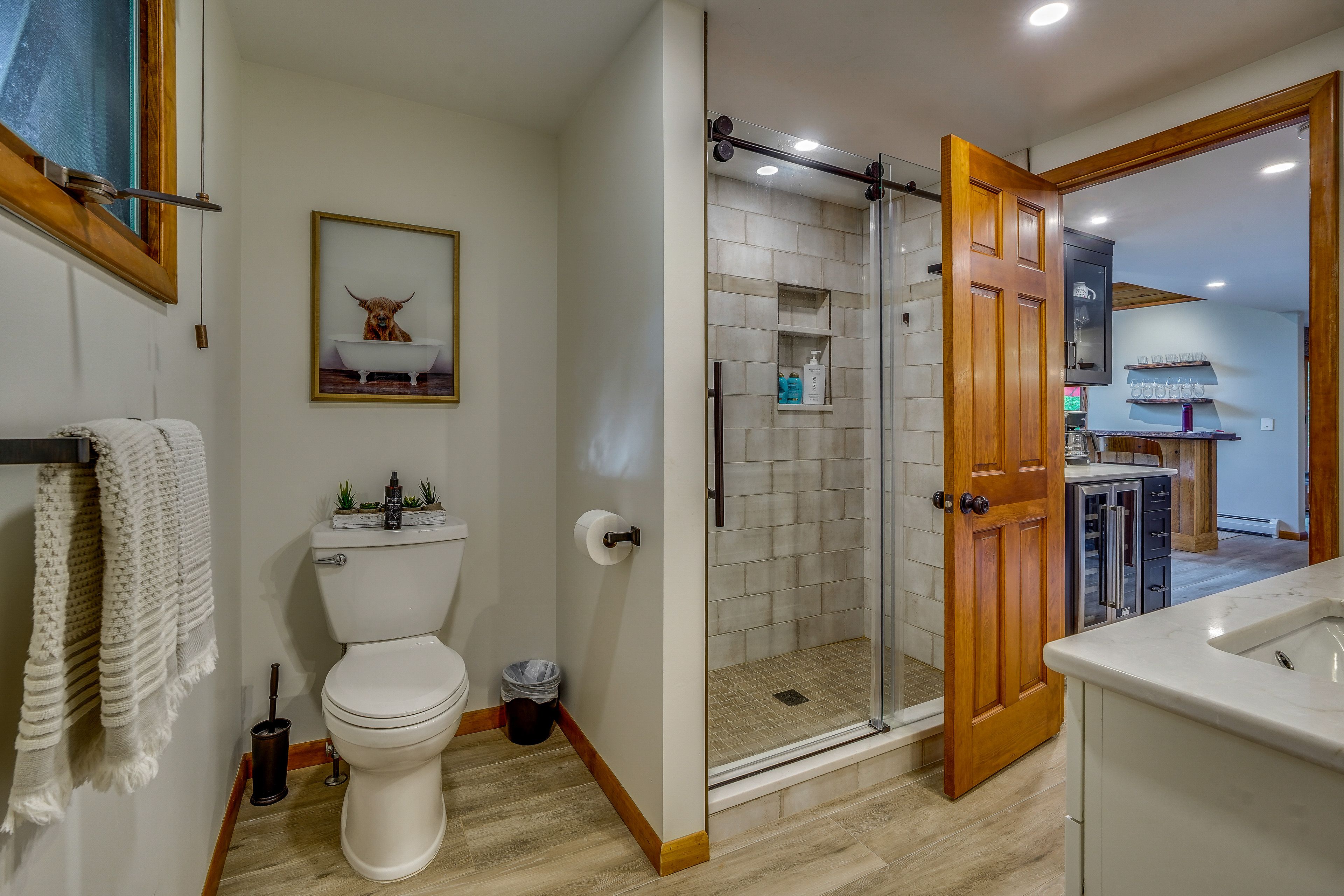 Full Bathroom