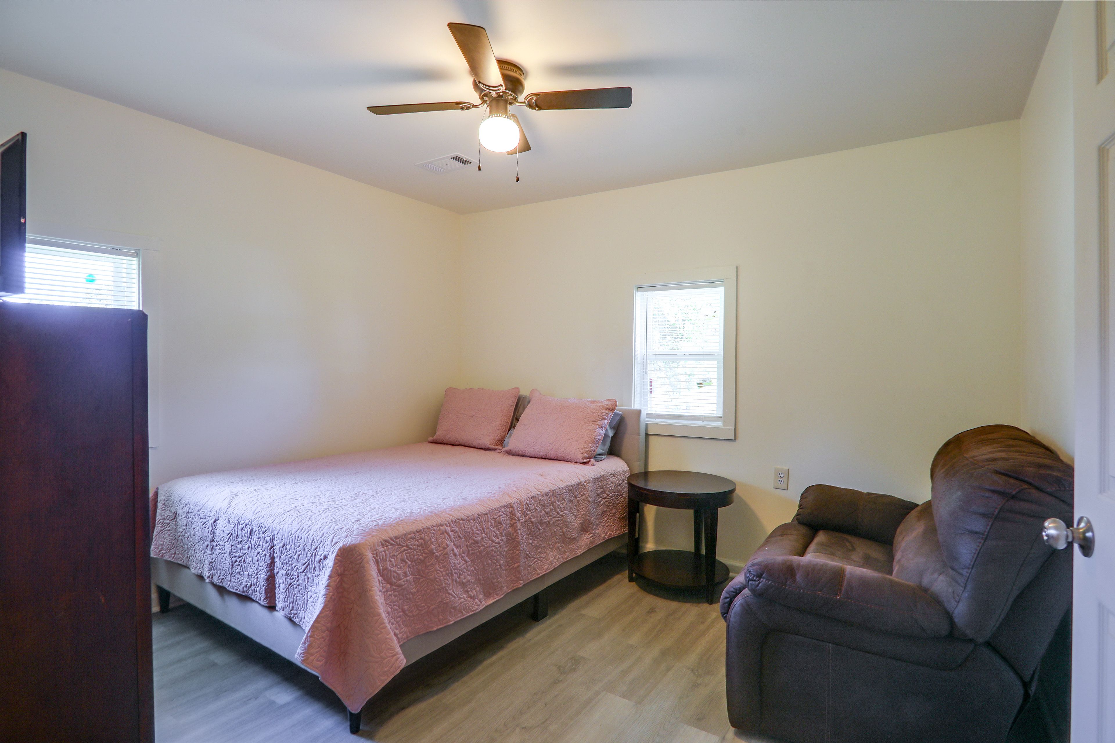 Bedroom 2 | Queen Bed