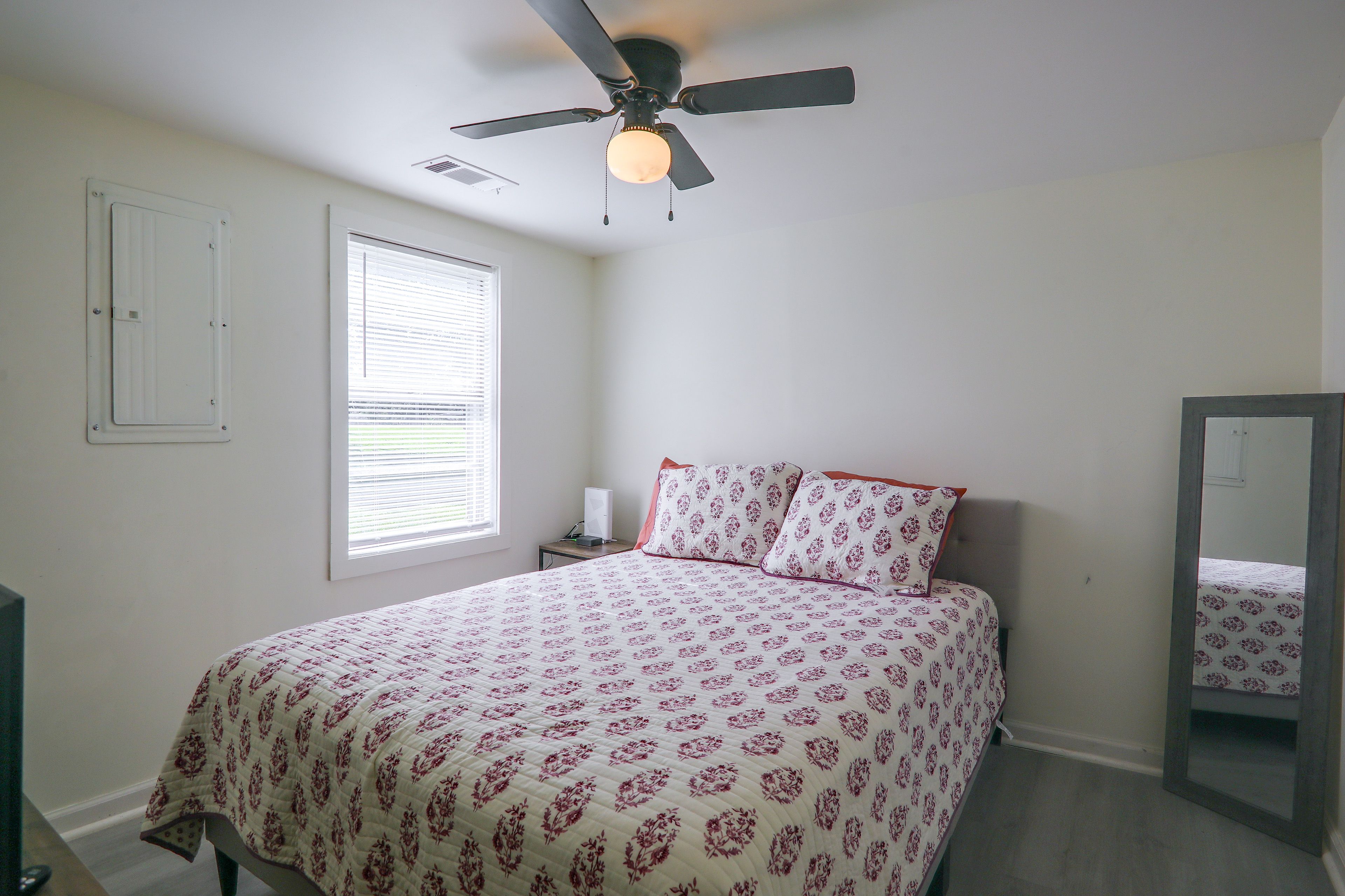 Bedroom 3 | Queen Bed