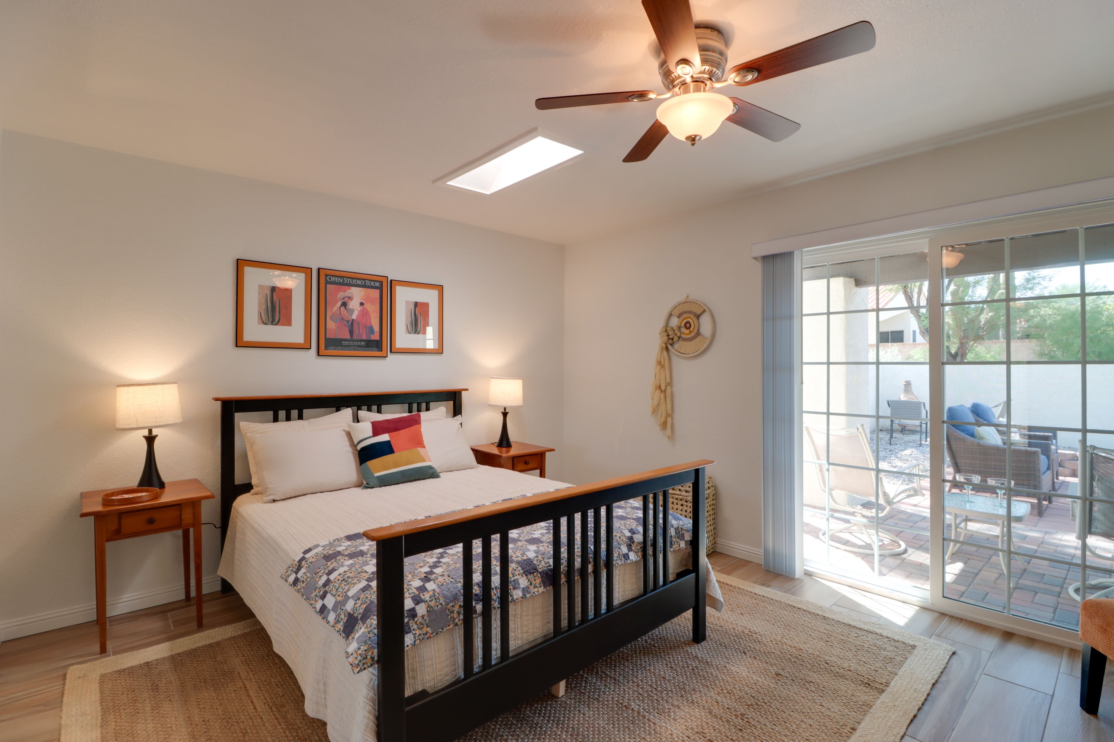Bedroom | Queen Bed