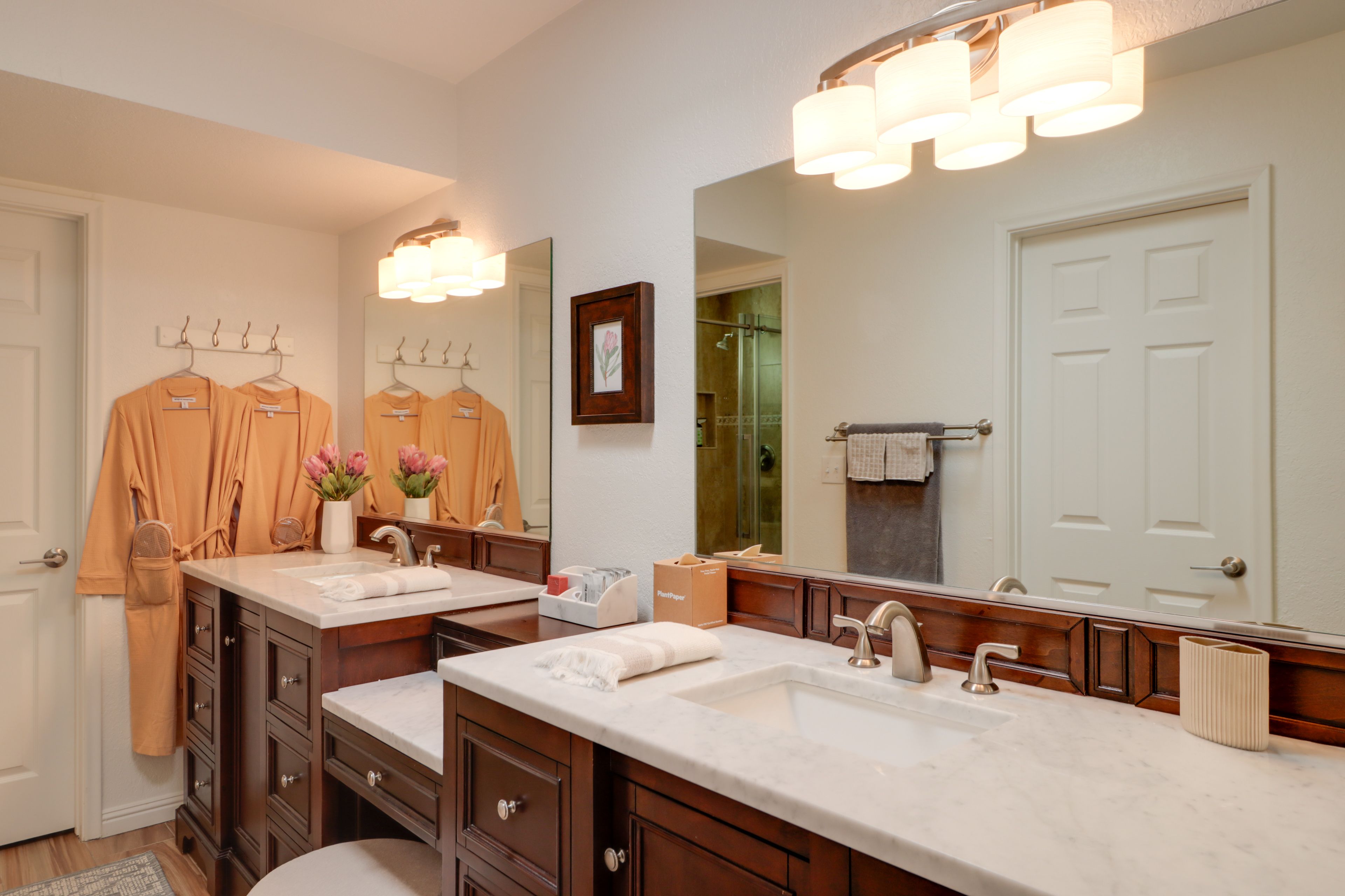 En-Suite Bathroom | Towels & Linens Provided