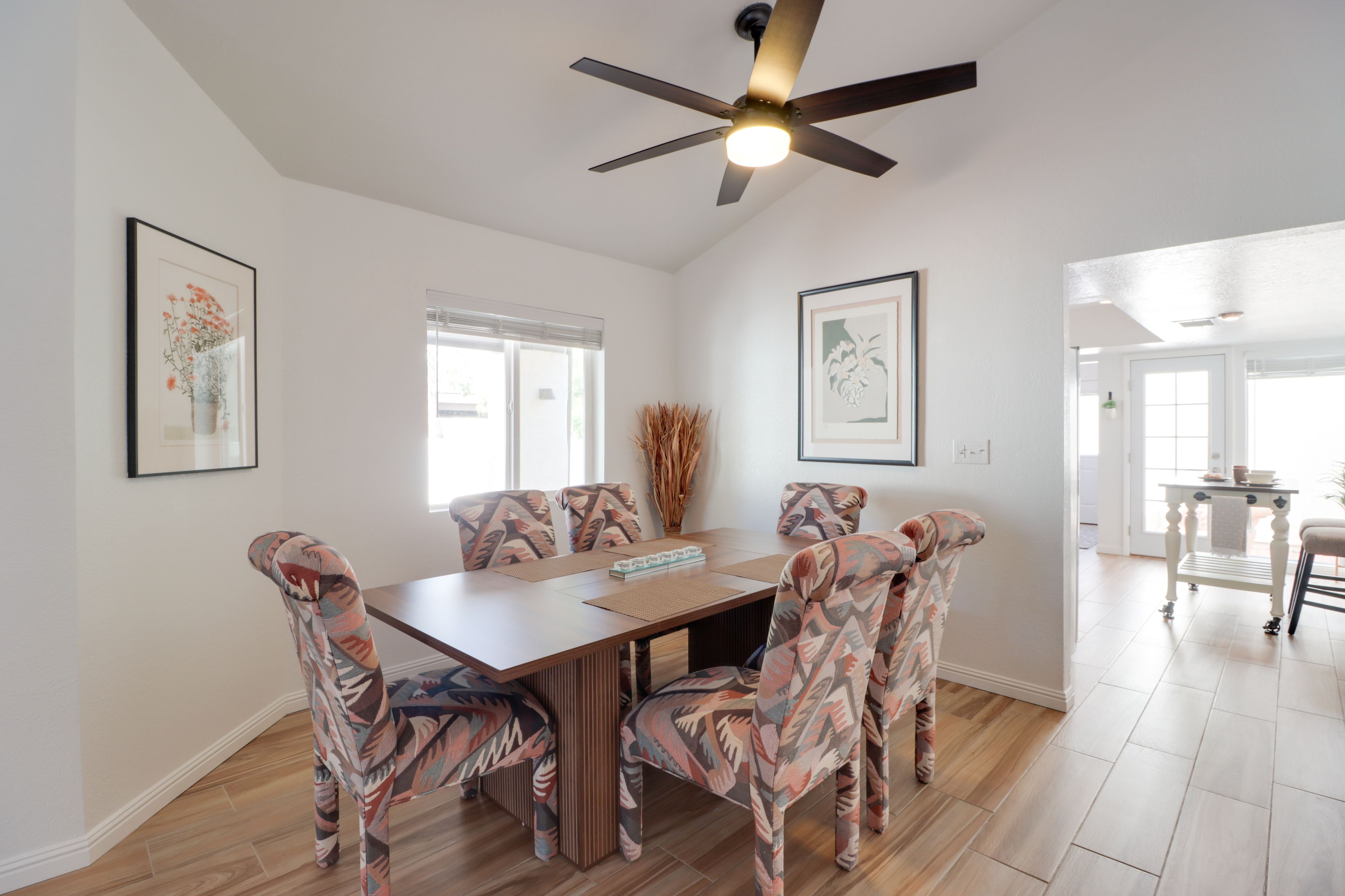 Dining Room | Dishes & Flatware Provided