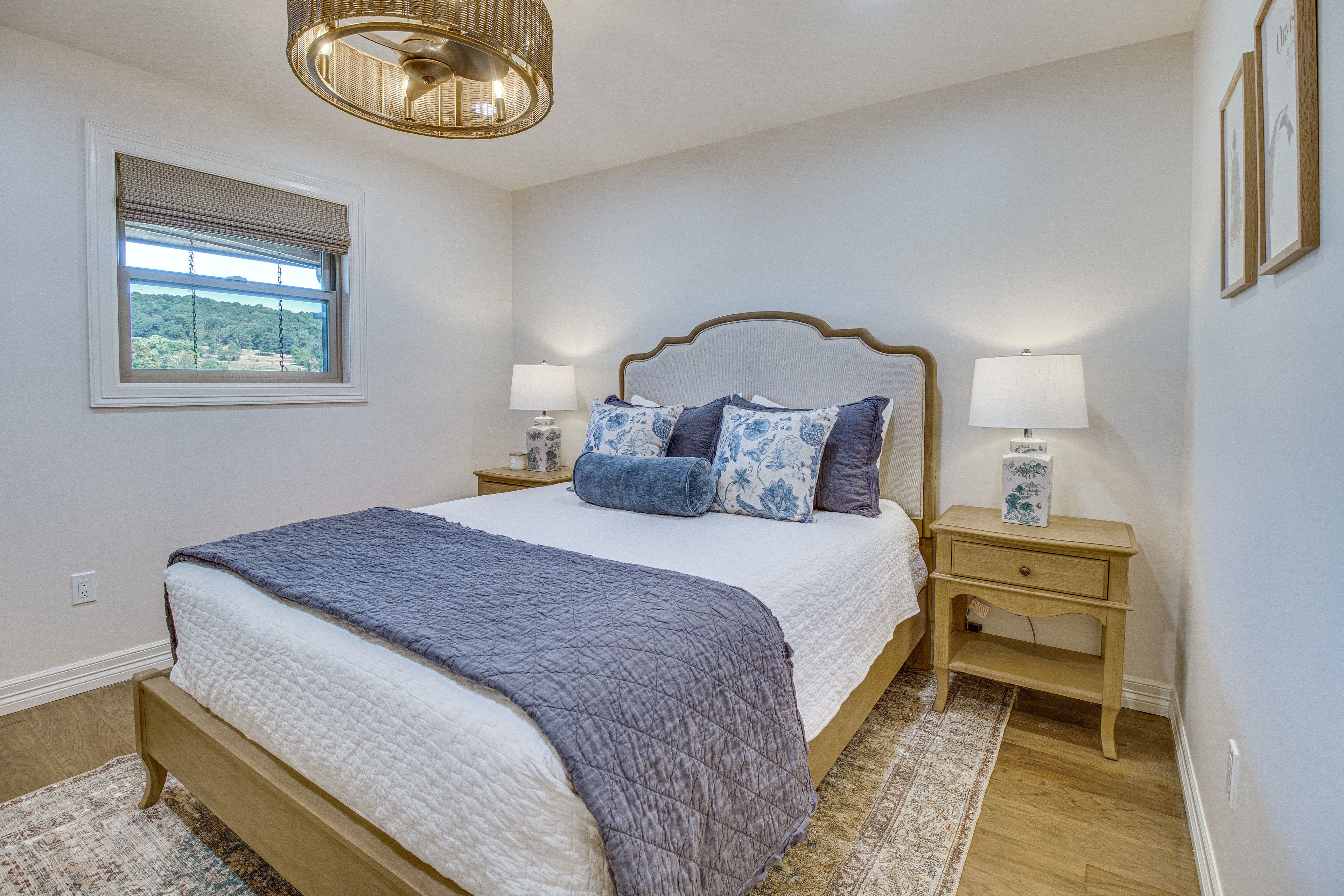 Bedroom 2 | Queen Bed