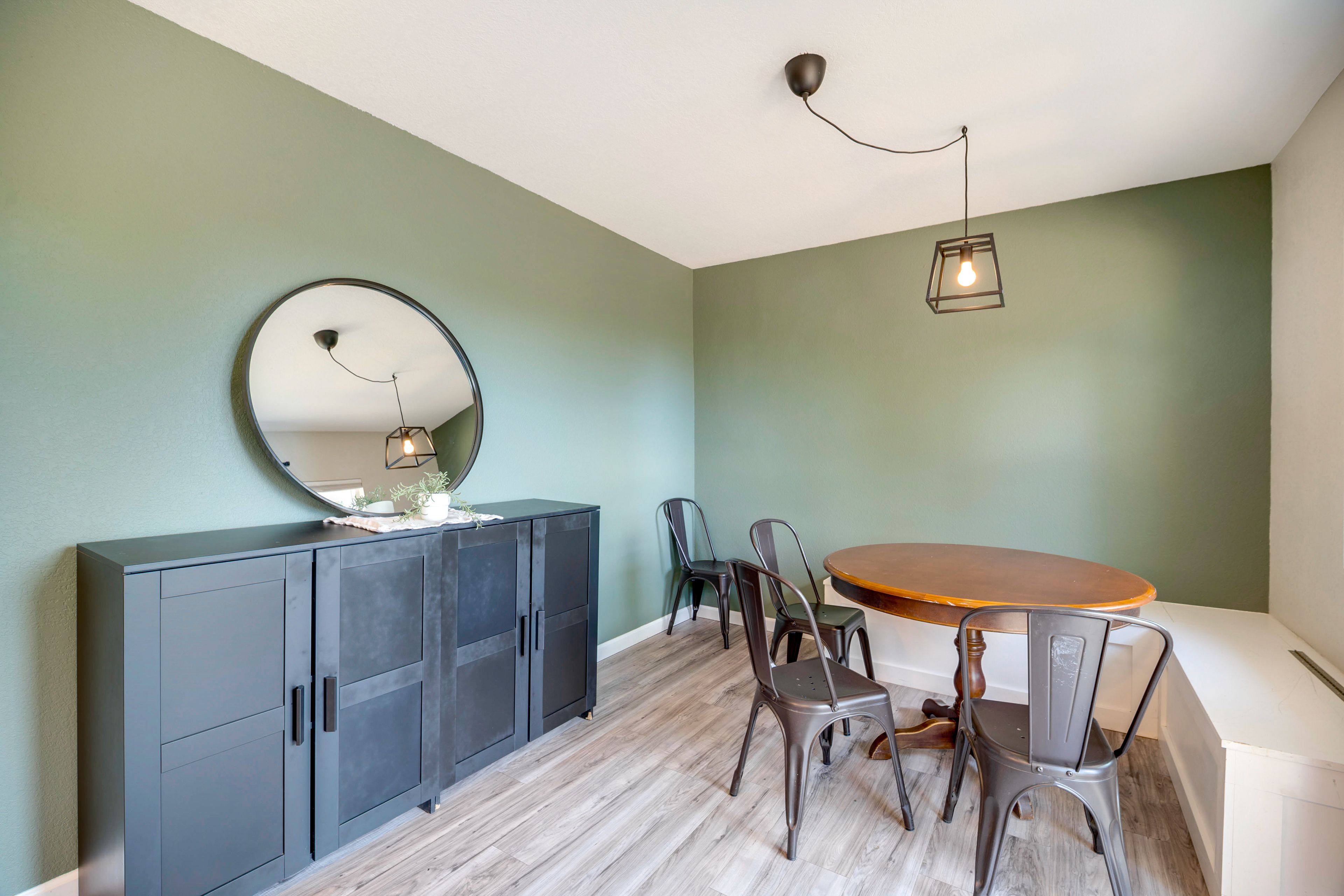 Dining Area | Dishes & Flatware Provided | 1st Floor