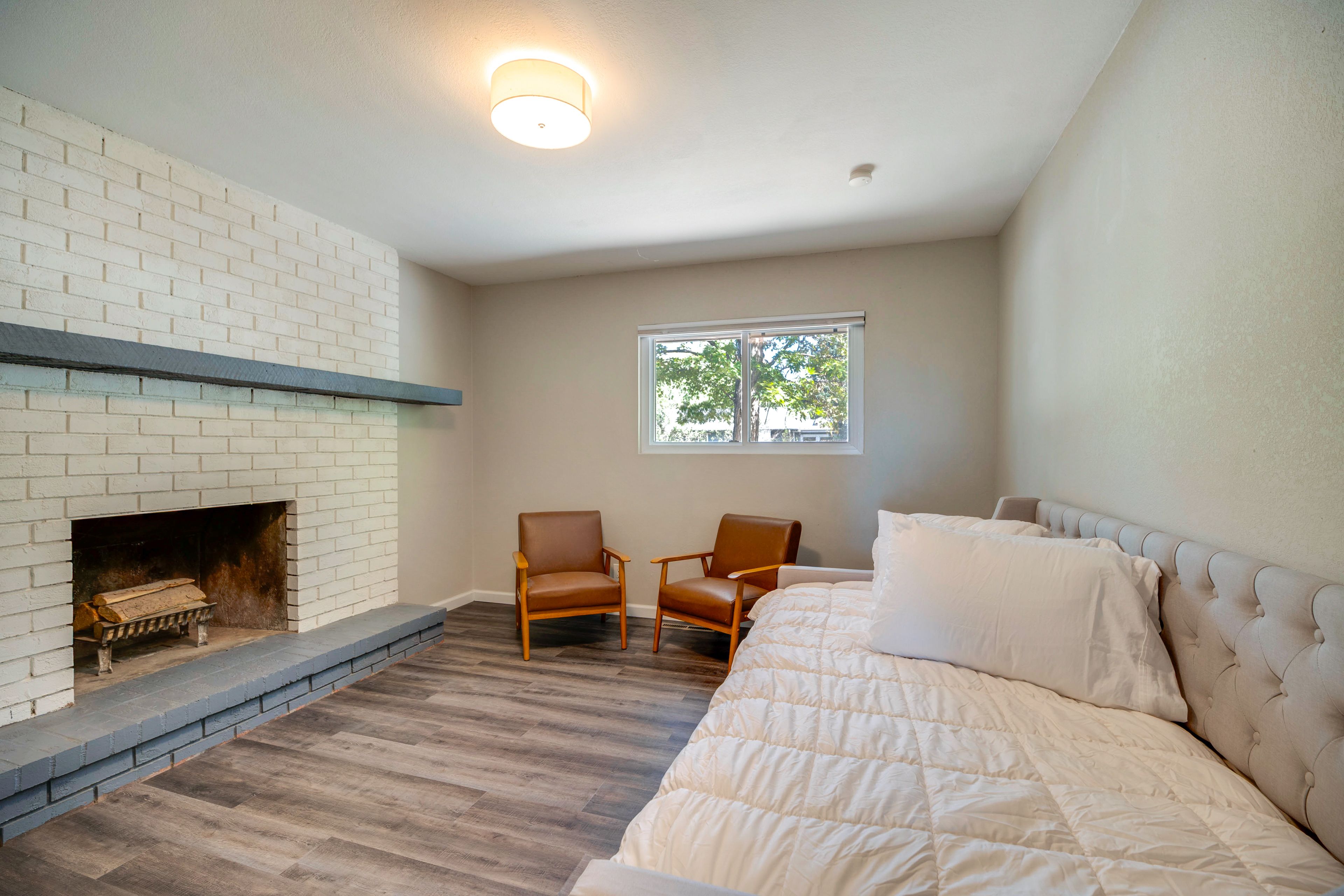 Bedroom | Twin Daybed w/ Twin Trundle | 1st Floor