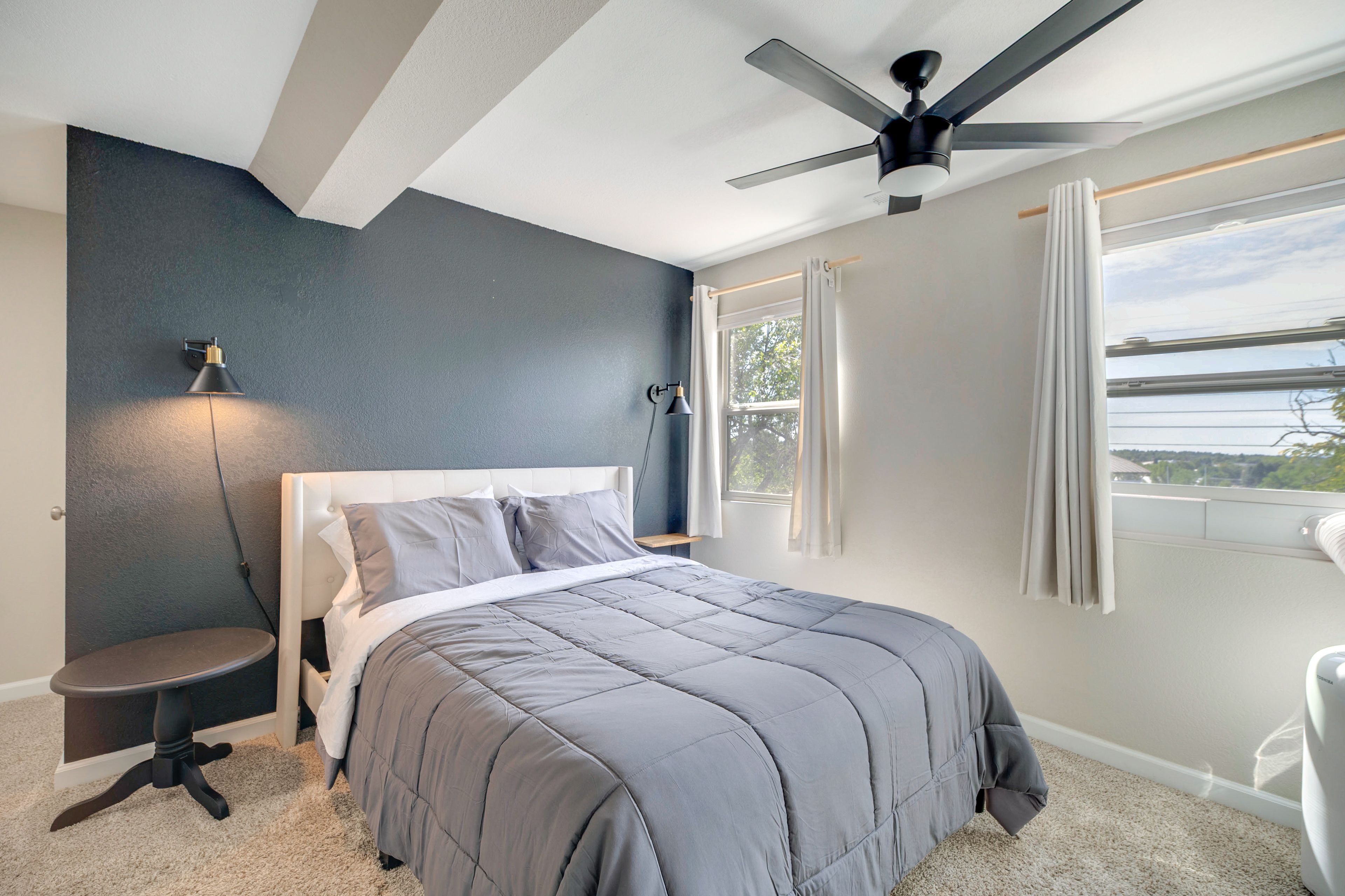 Bedroom | Queen Bed | 2nd Floor