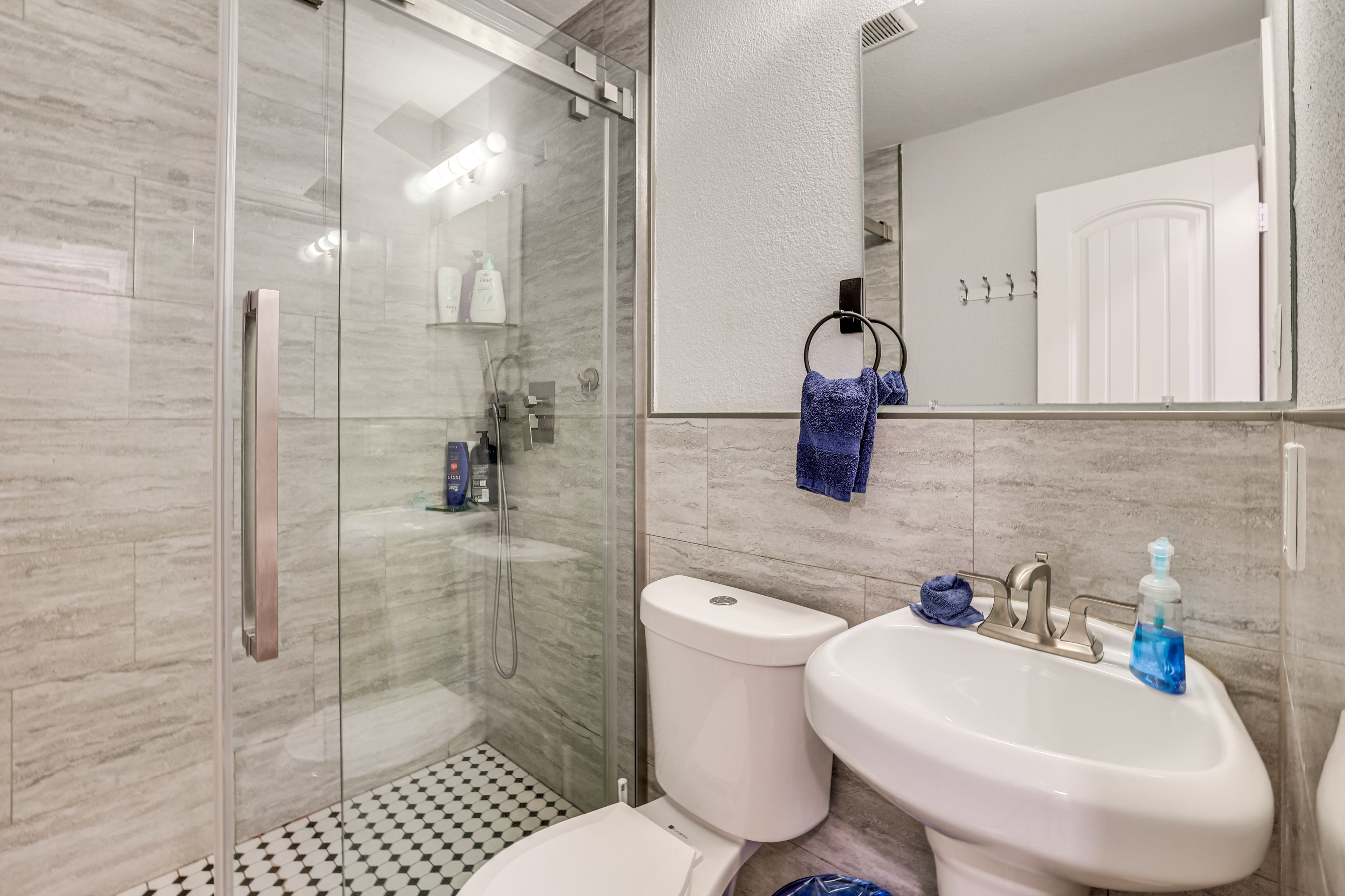 Full Bathroom