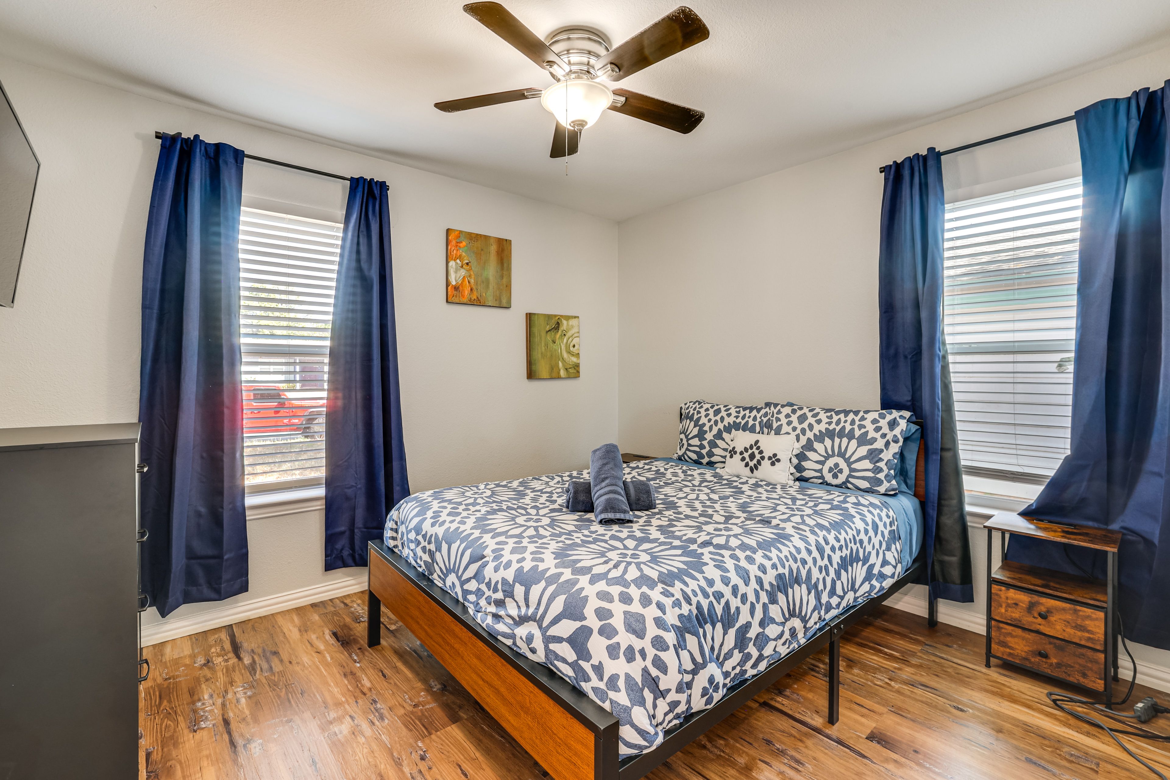 Bedroom 3 | Queen Bed
