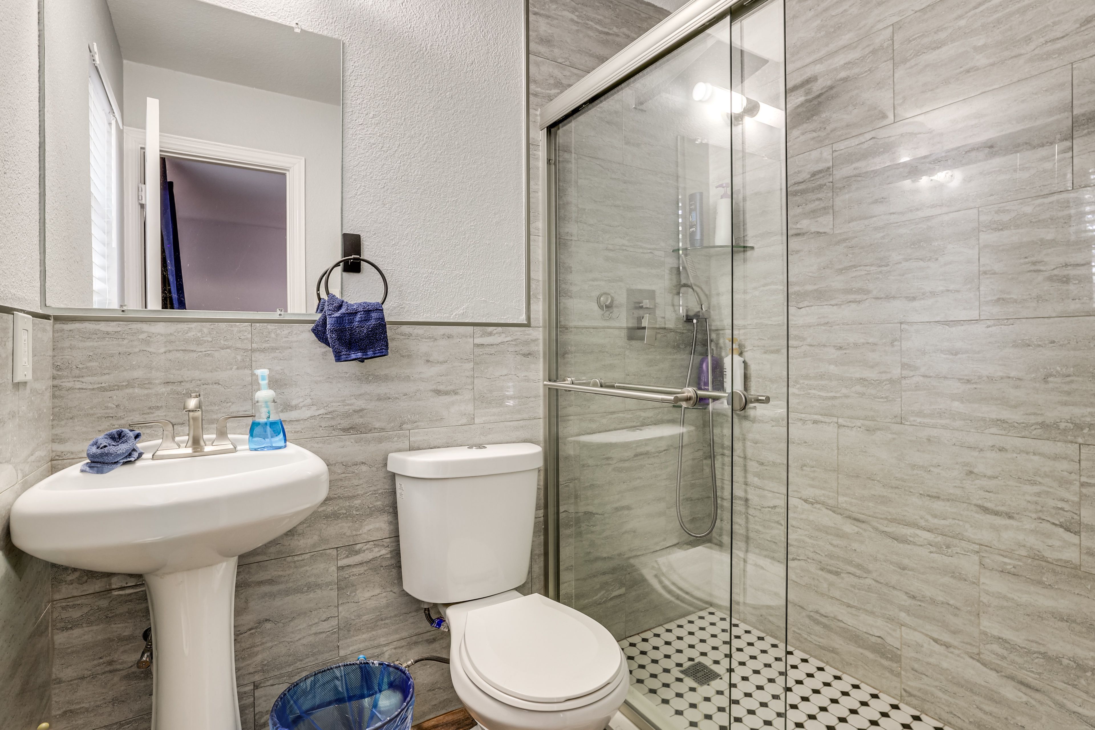 Full Bathroom