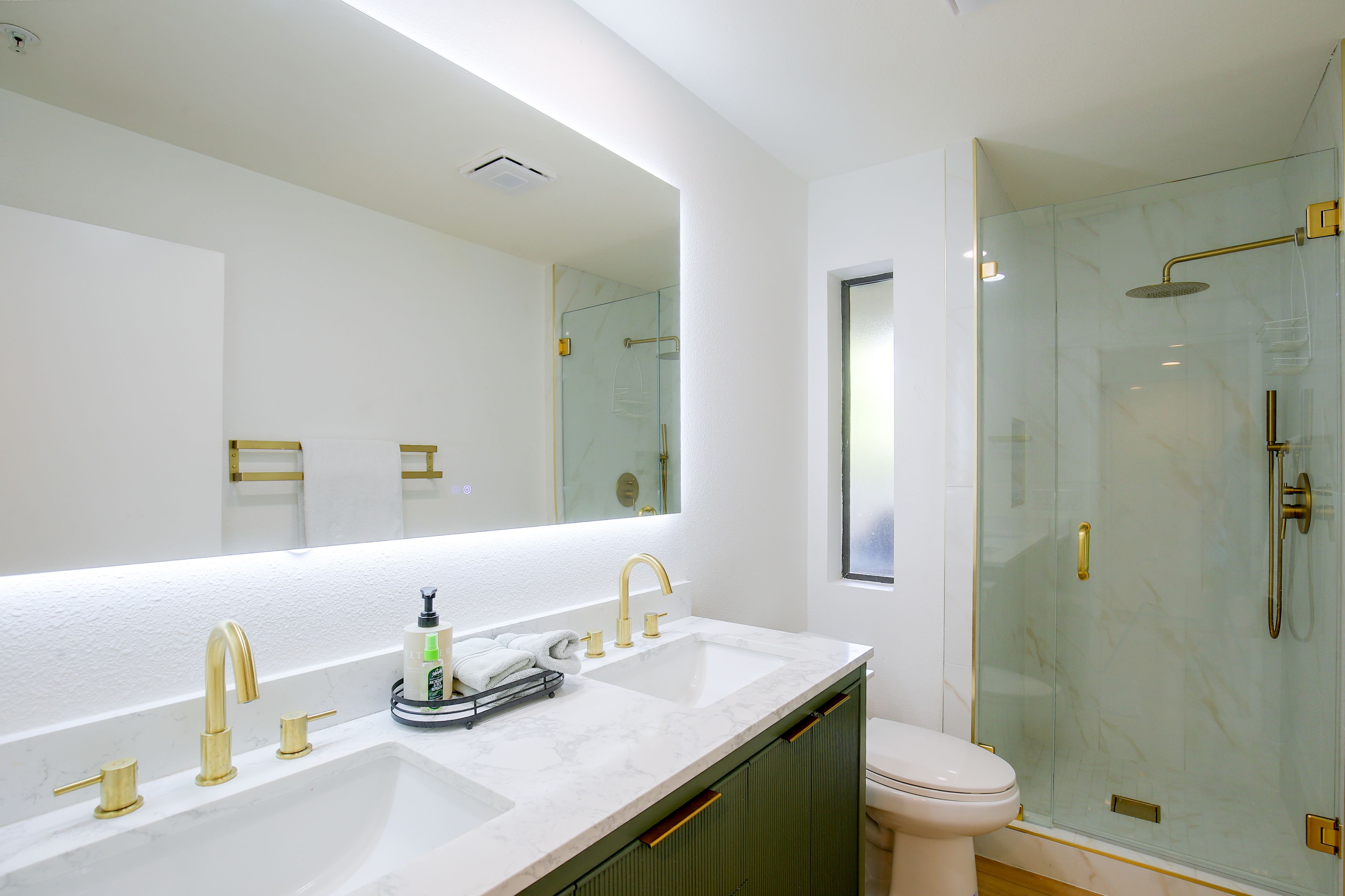 Full Bathroom
