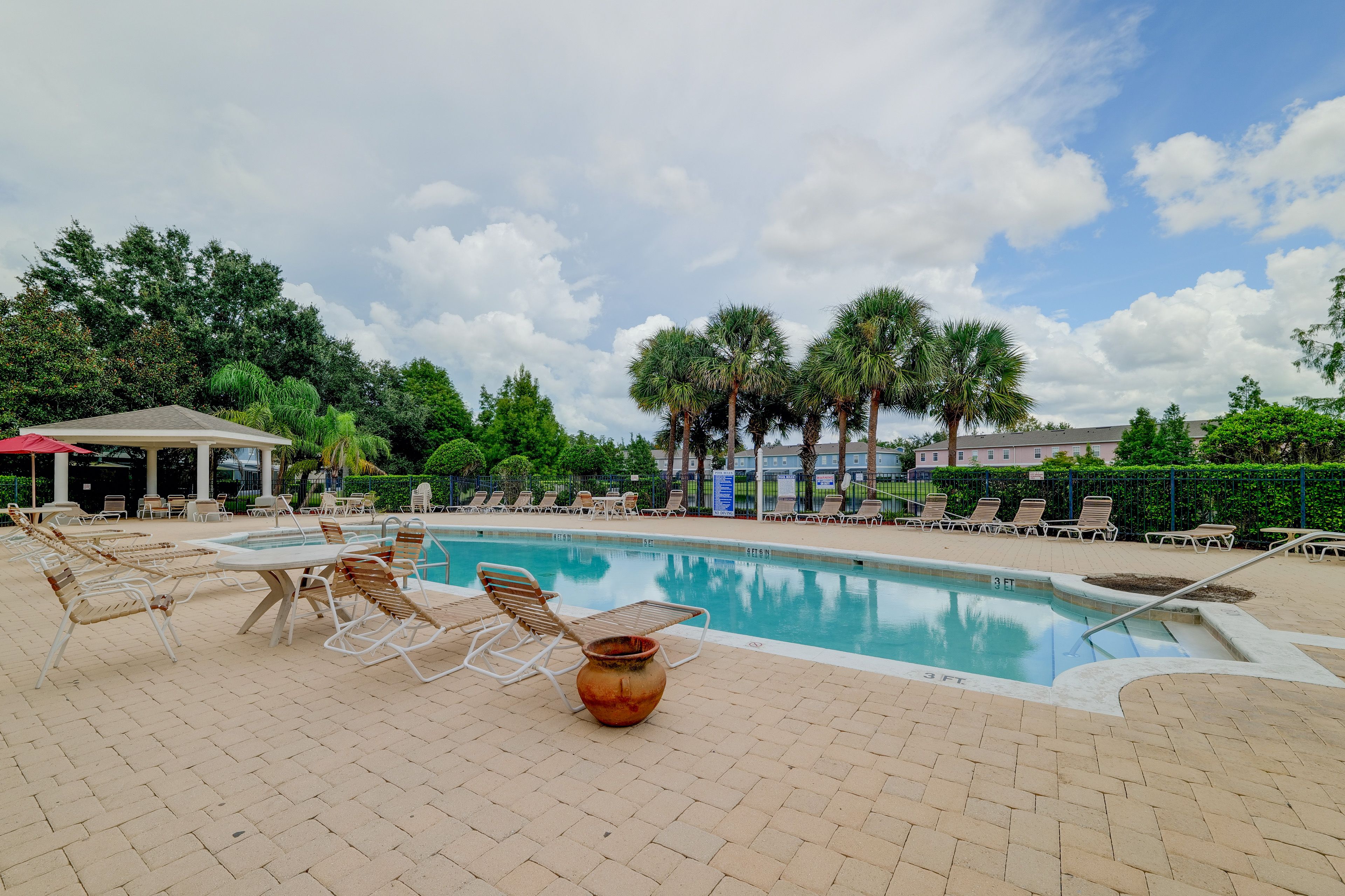 Coral Cay Resort | Community Pool