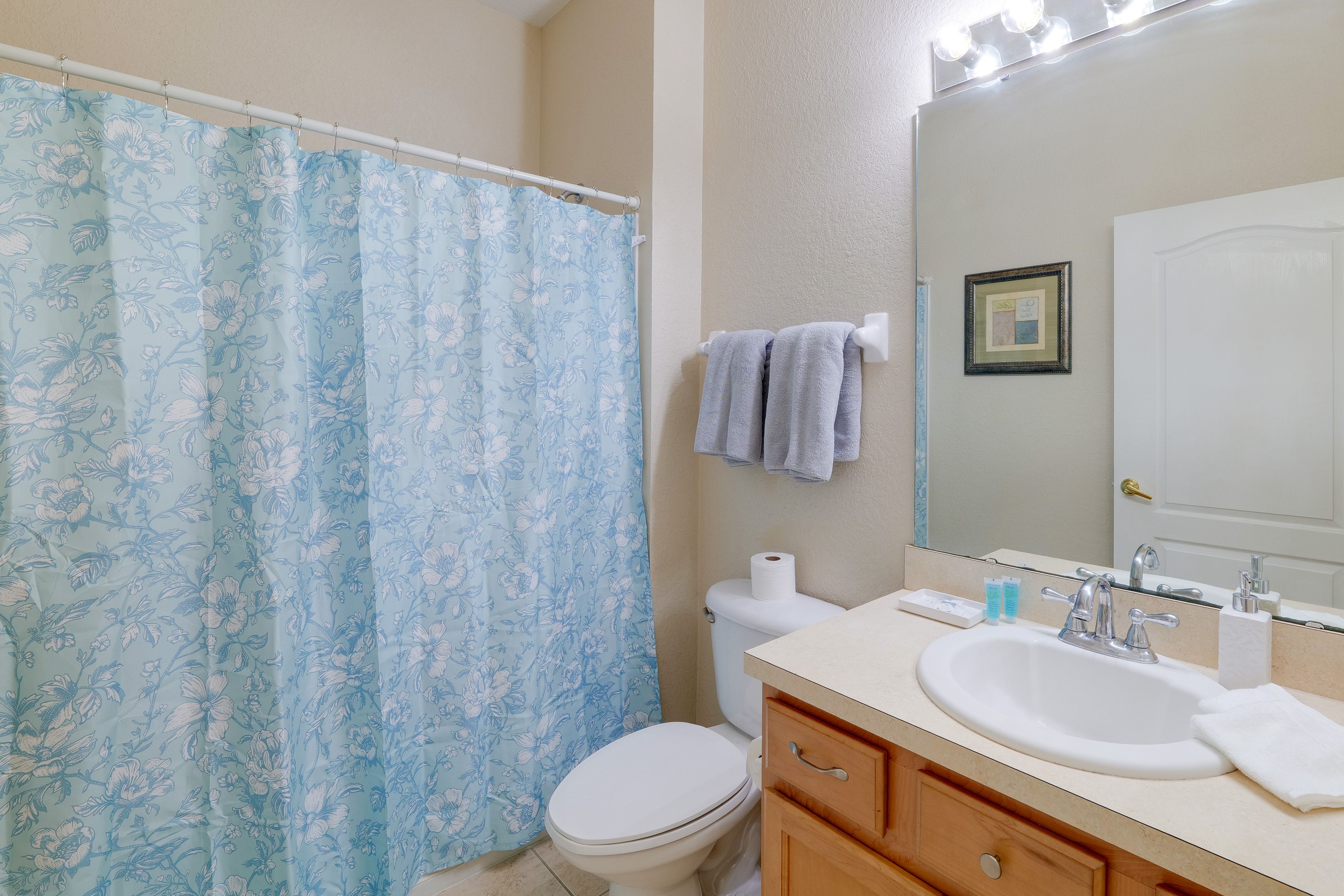 Bathroom | 1st Floor