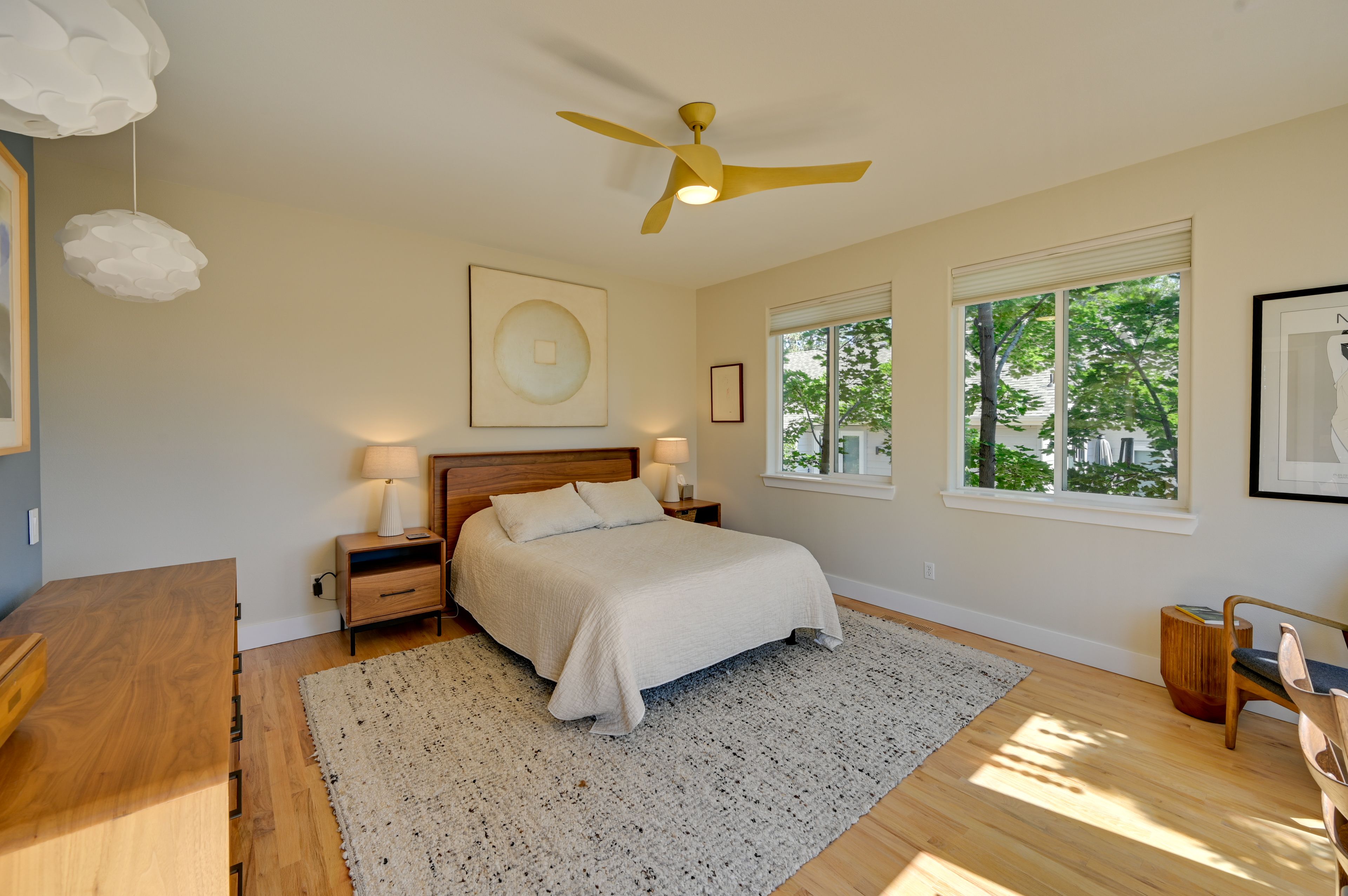 Bedroom 1 | Queen Bed