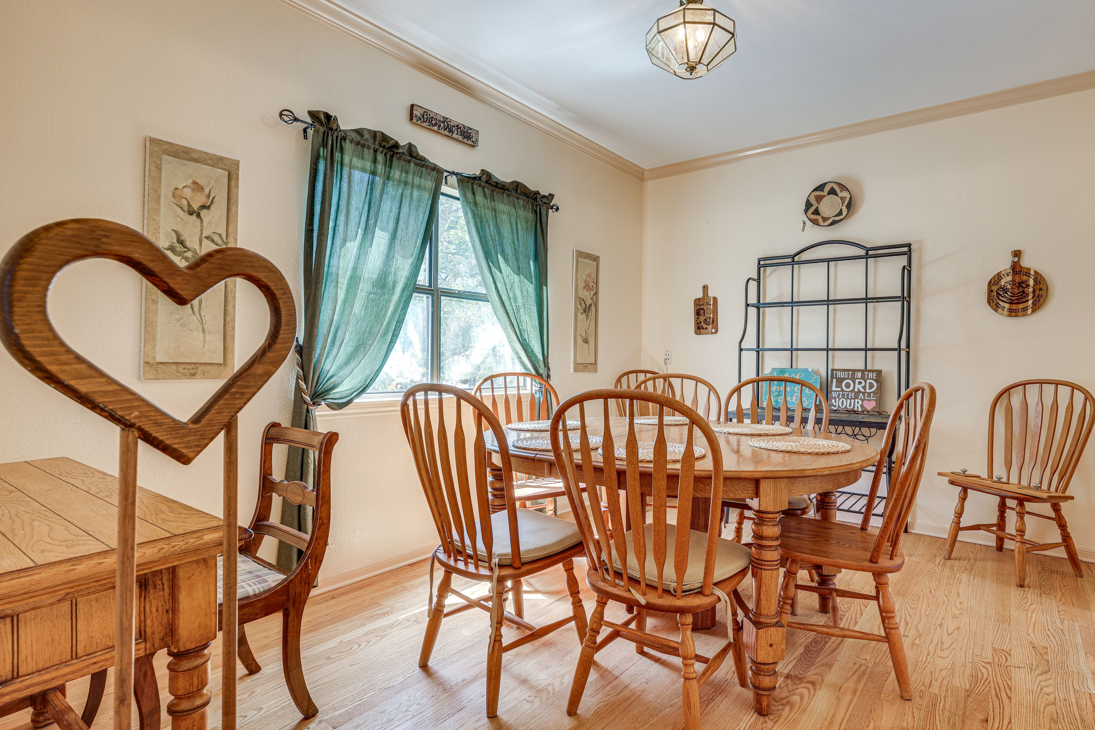Dining Area | Main Level