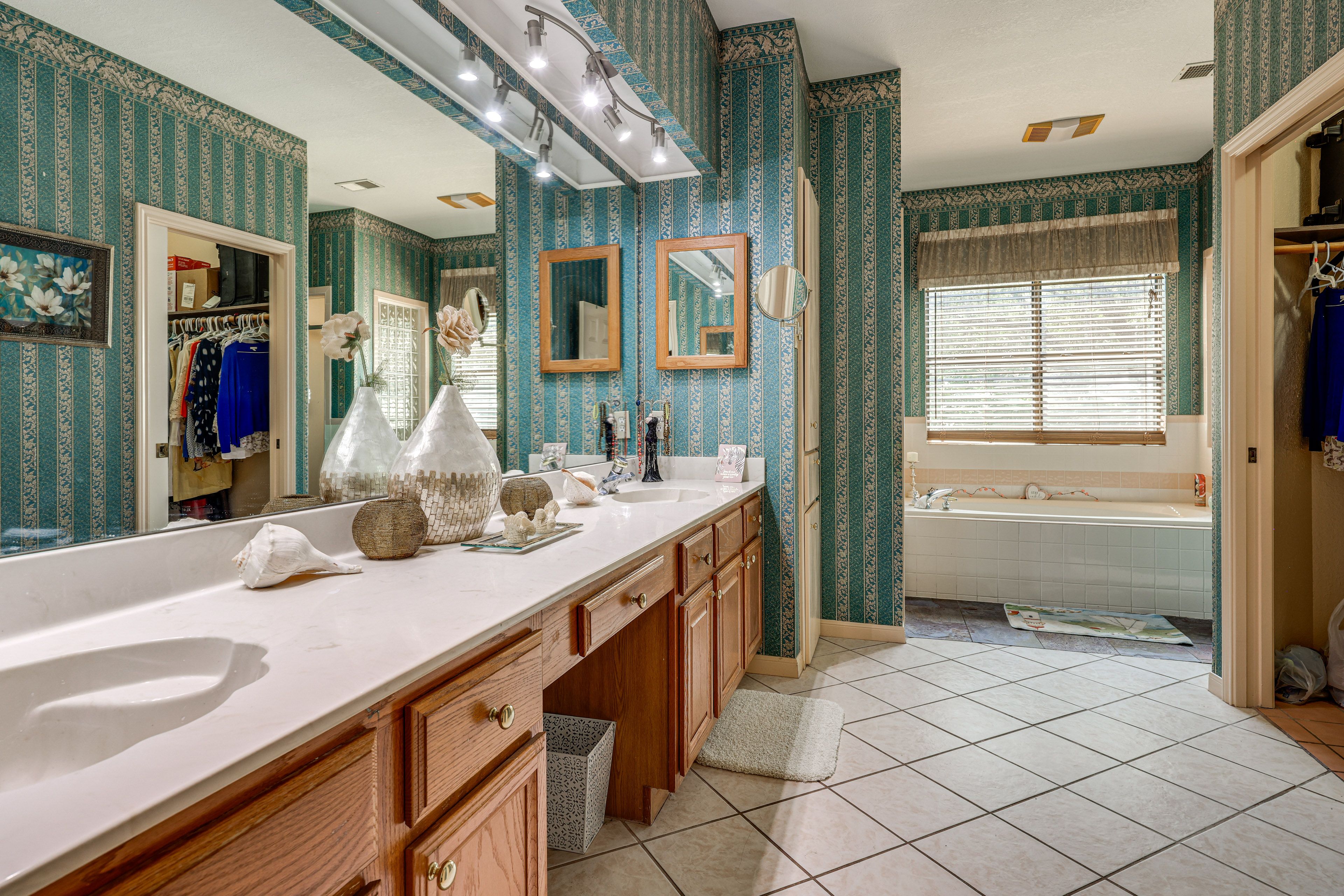 Full Bathroom | Main Level