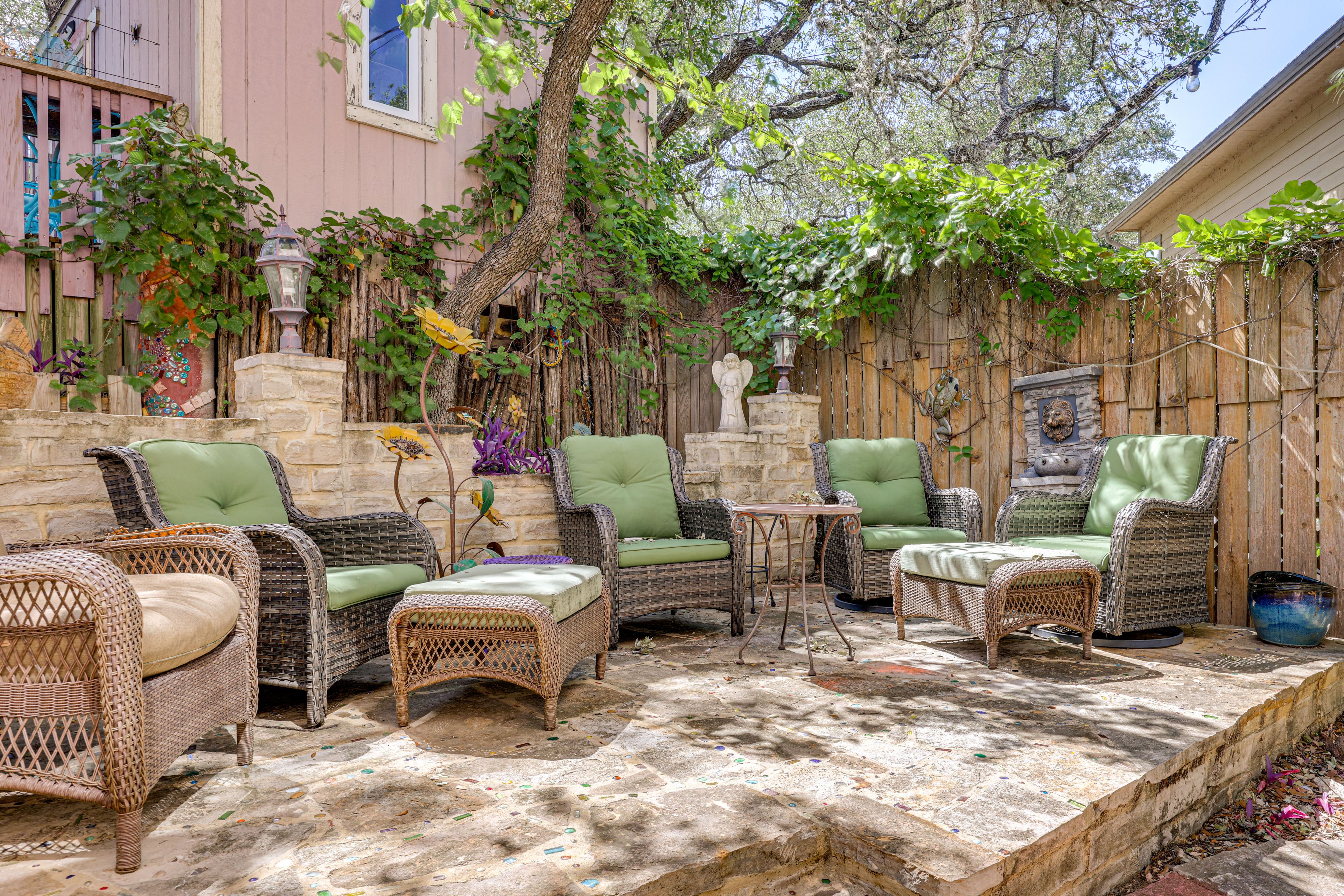 Furnished Patio