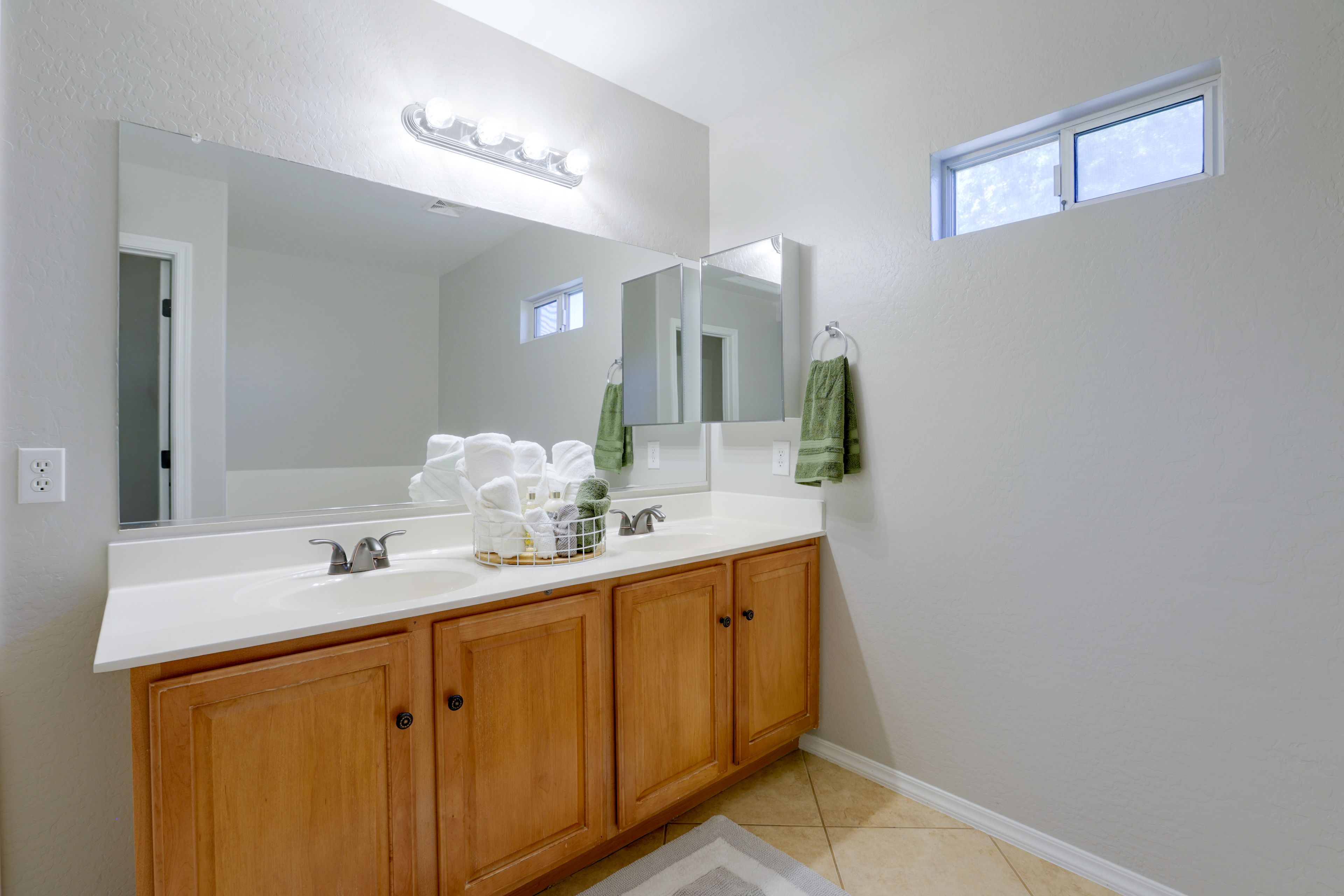 En-Suite Bathroom | 2nd Floor