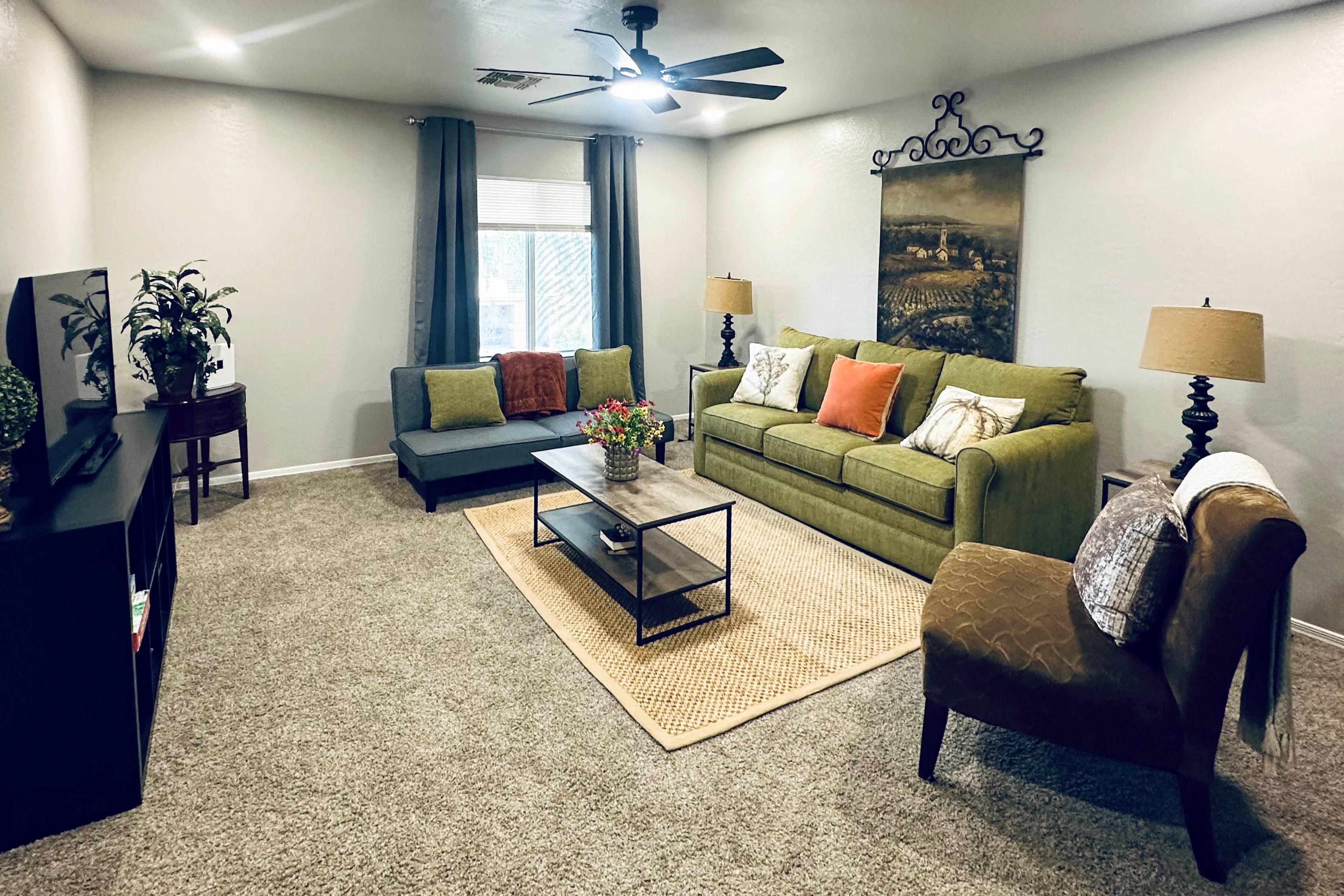 Lounge/Loft | Queen Futon | 2nd Floor