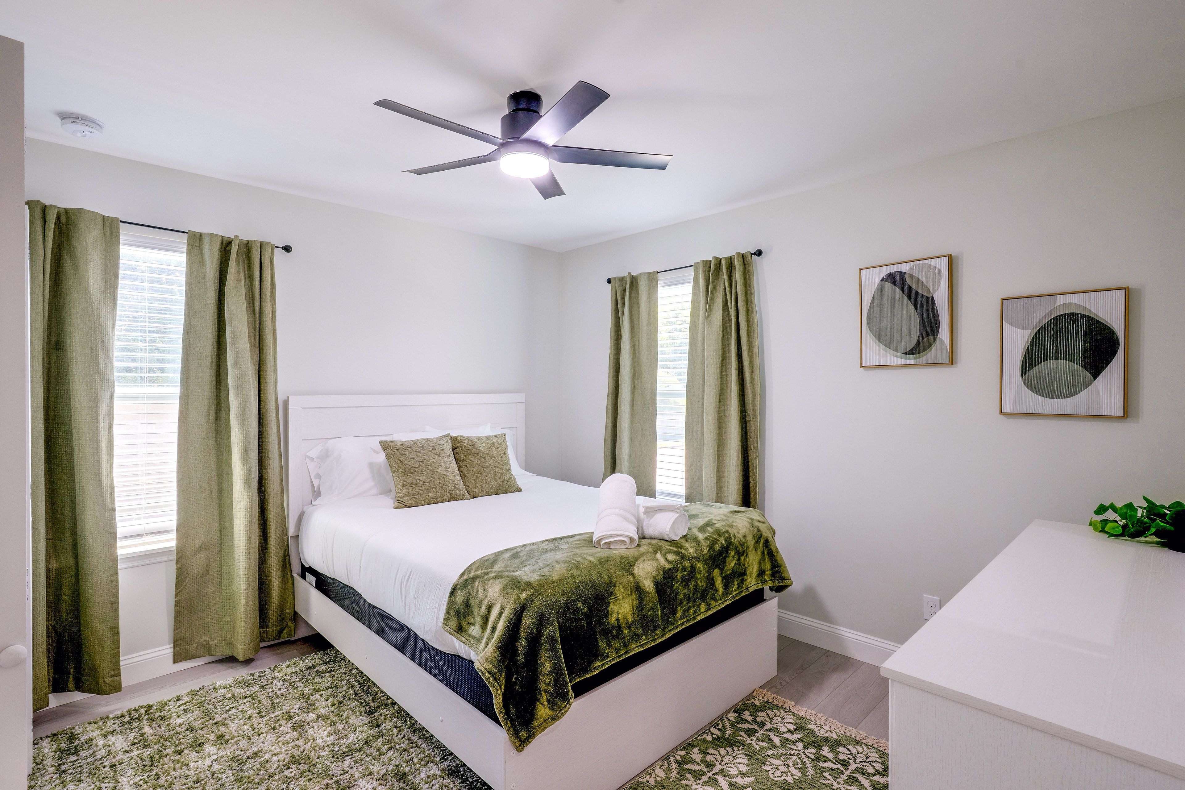 Bedroom 3 | Queen Bed | 2nd Floor