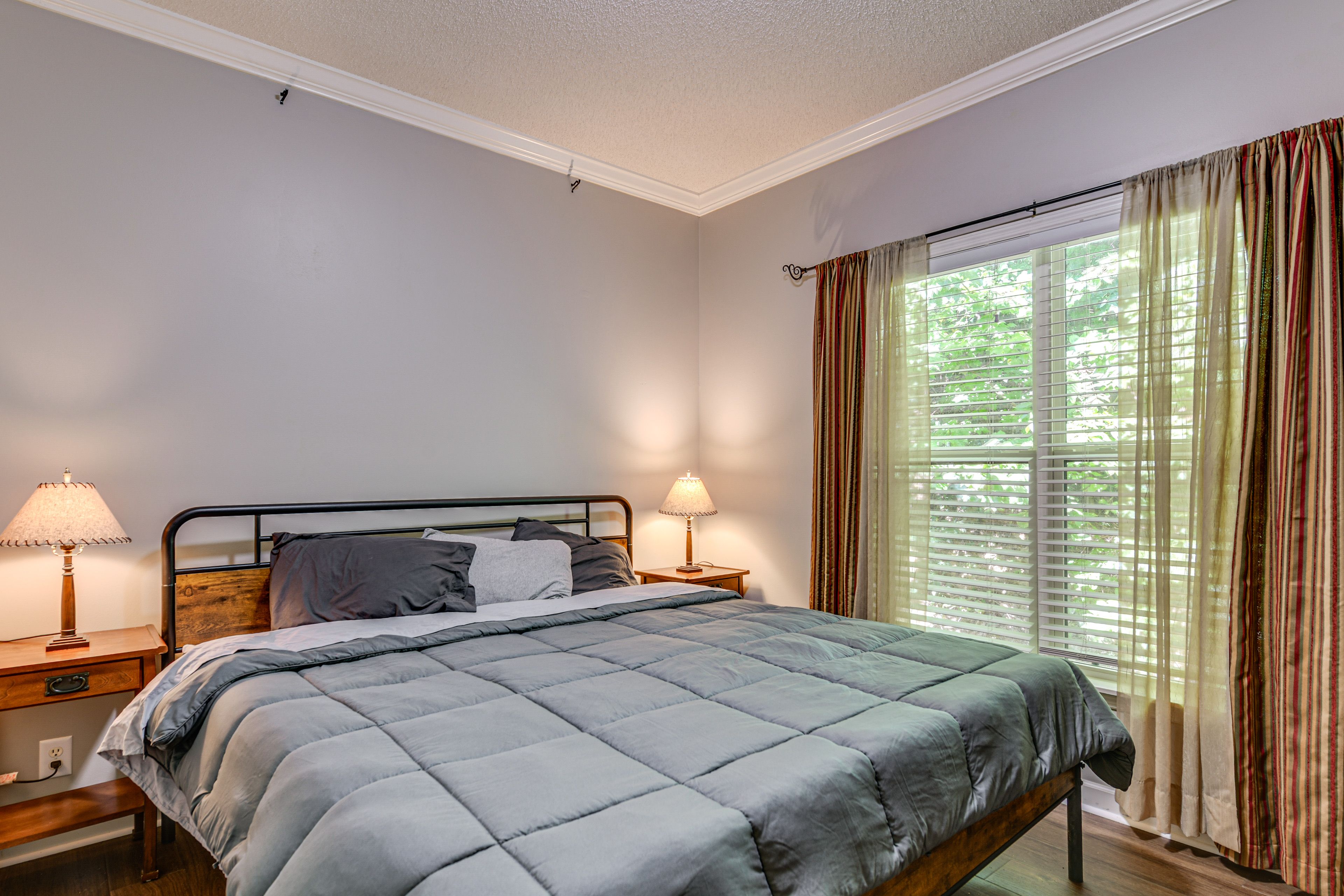 Bedroom 2 | King Bed