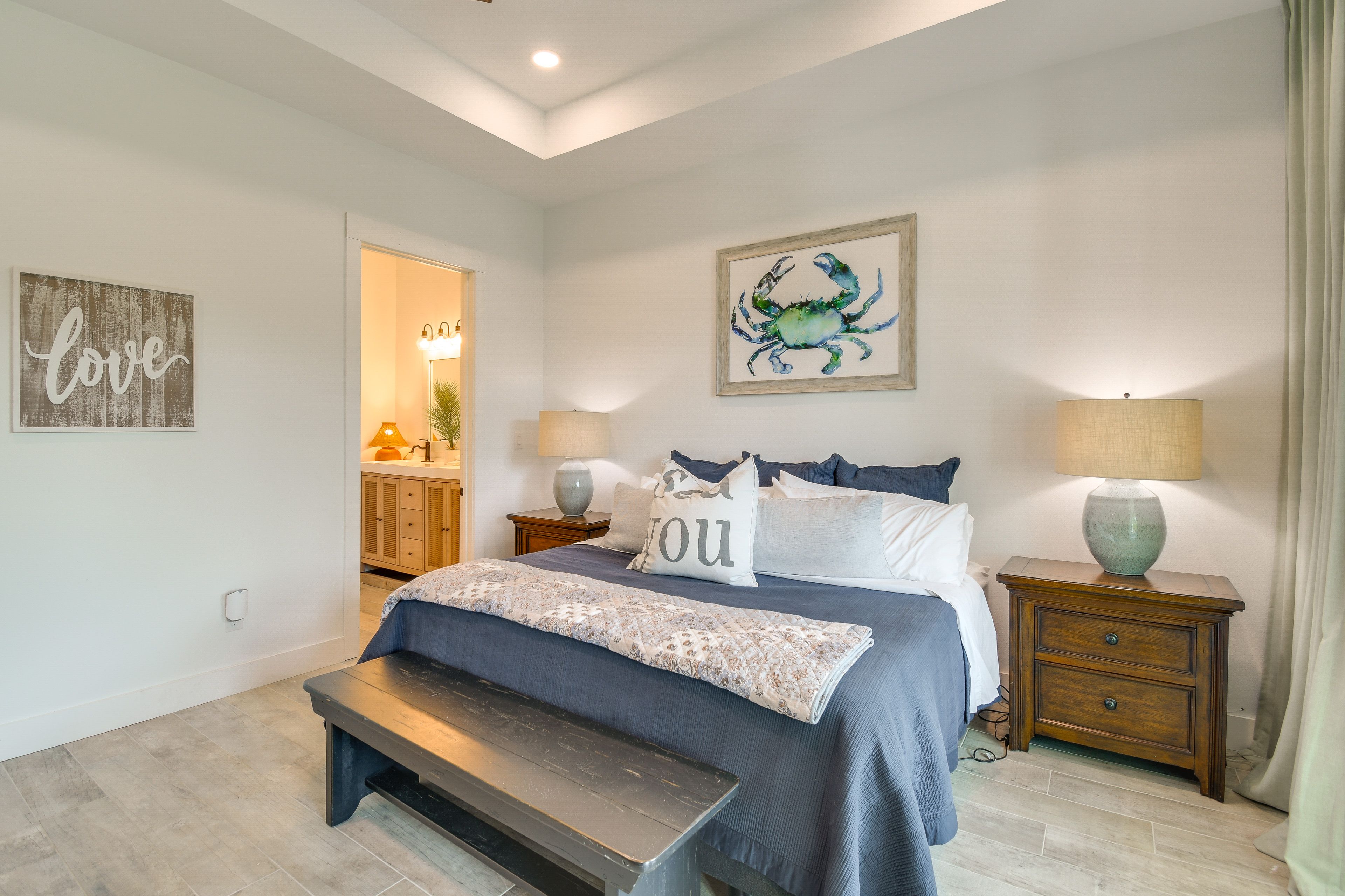 Bedroom 1 | King Bed
