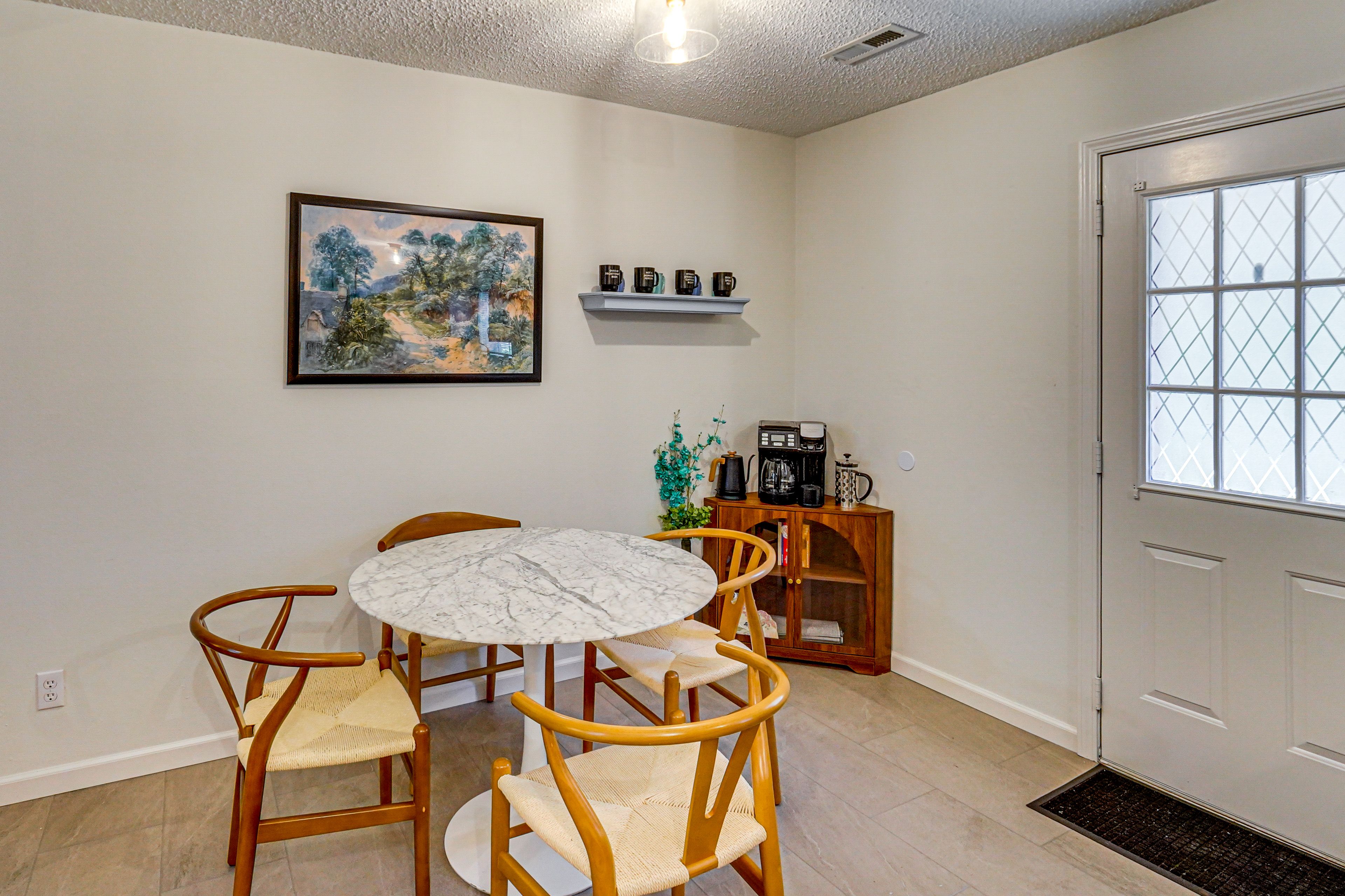 Dining Area | Dishes & Flatware Provided | 1st Floor