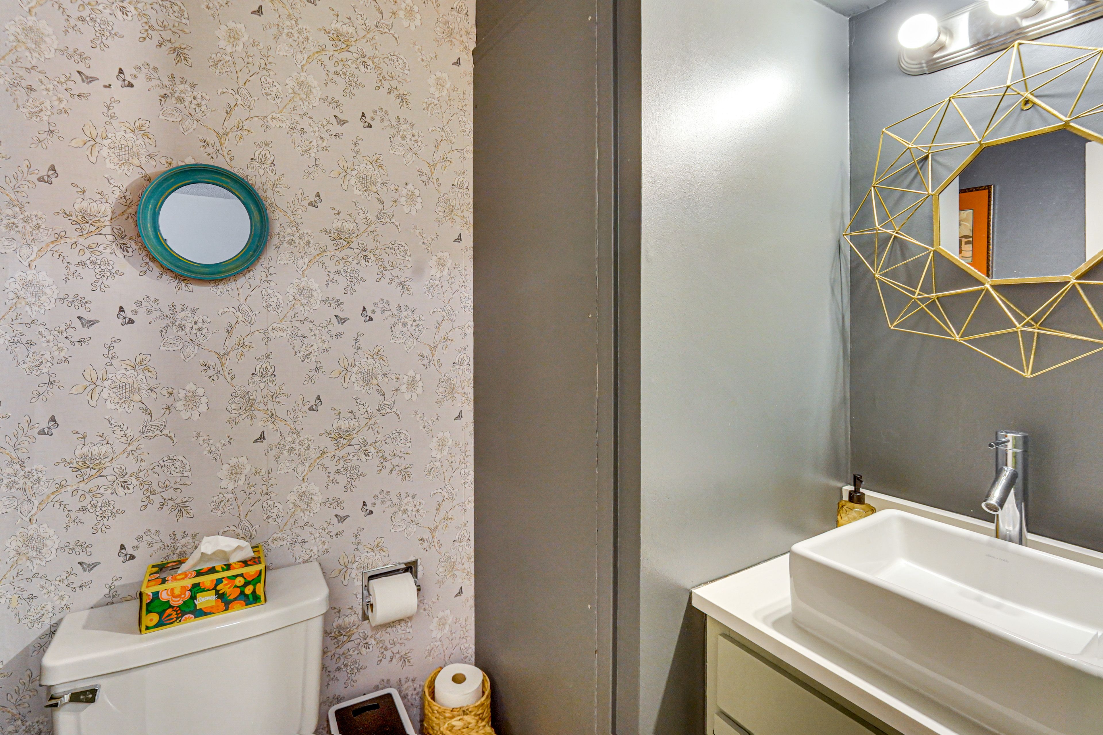 Half Bathroom | 1st Floor