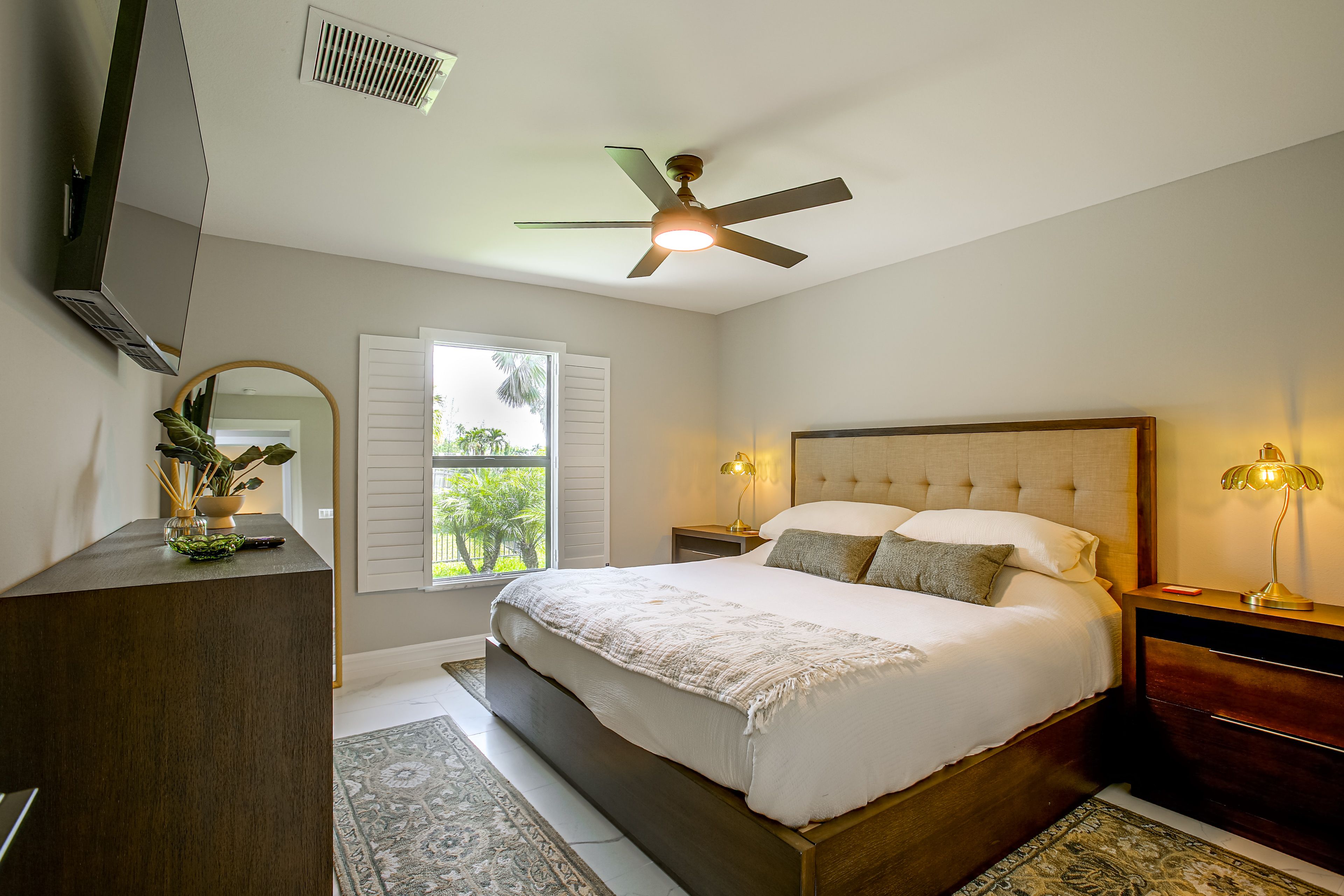 Bedroom 2 | King Bed