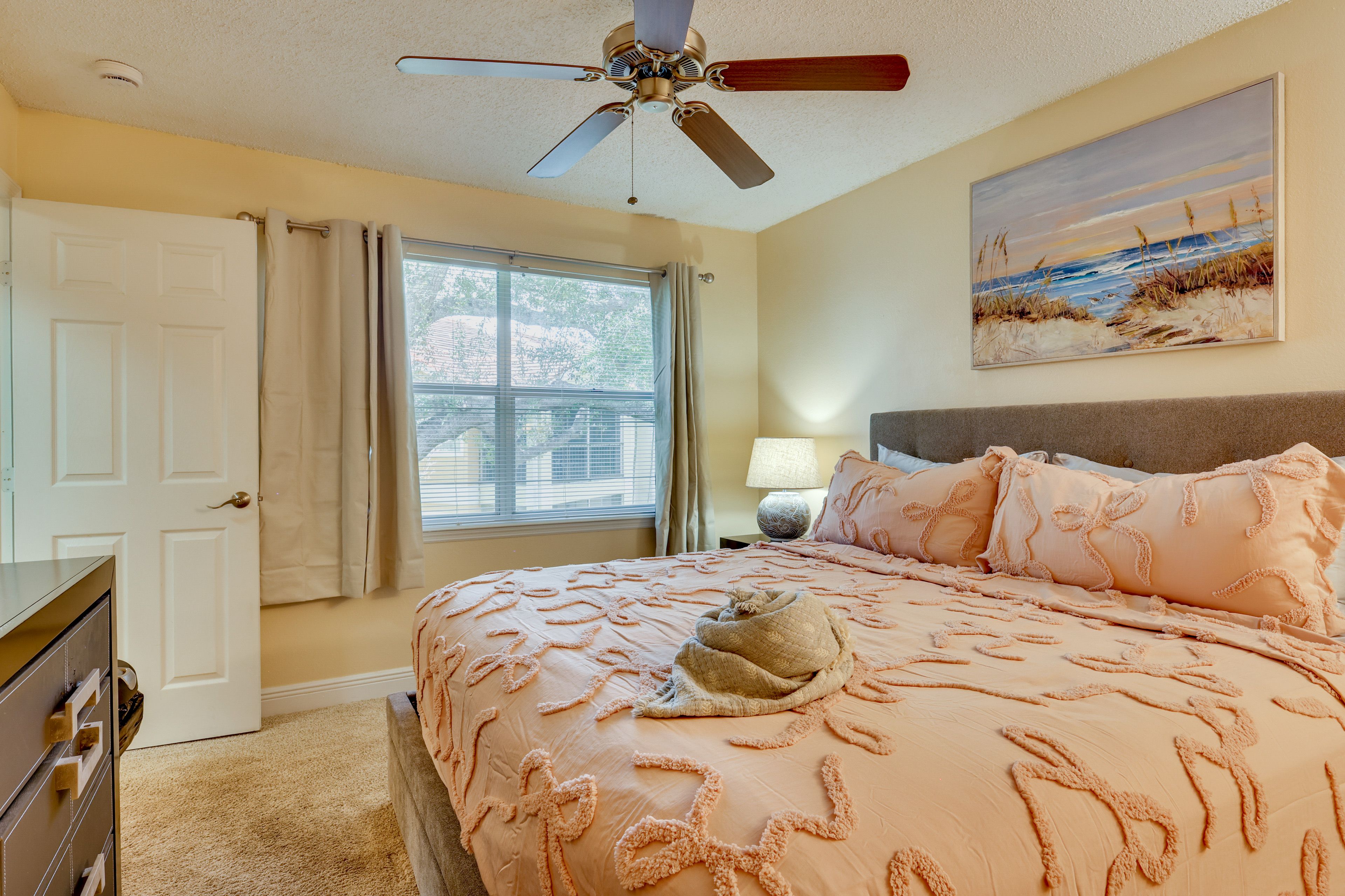 Bedroom | King Bed