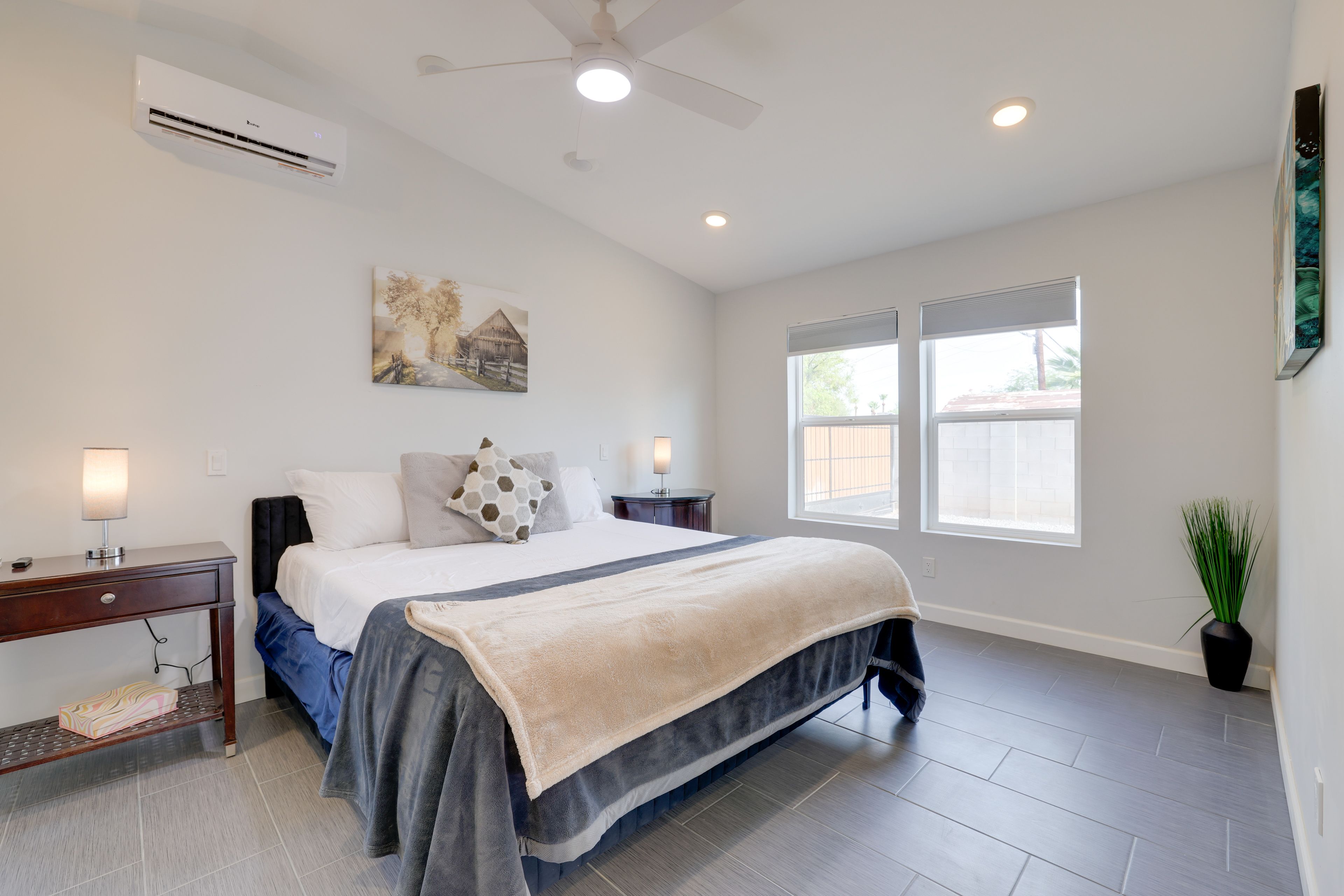 Bedroom | King Bed