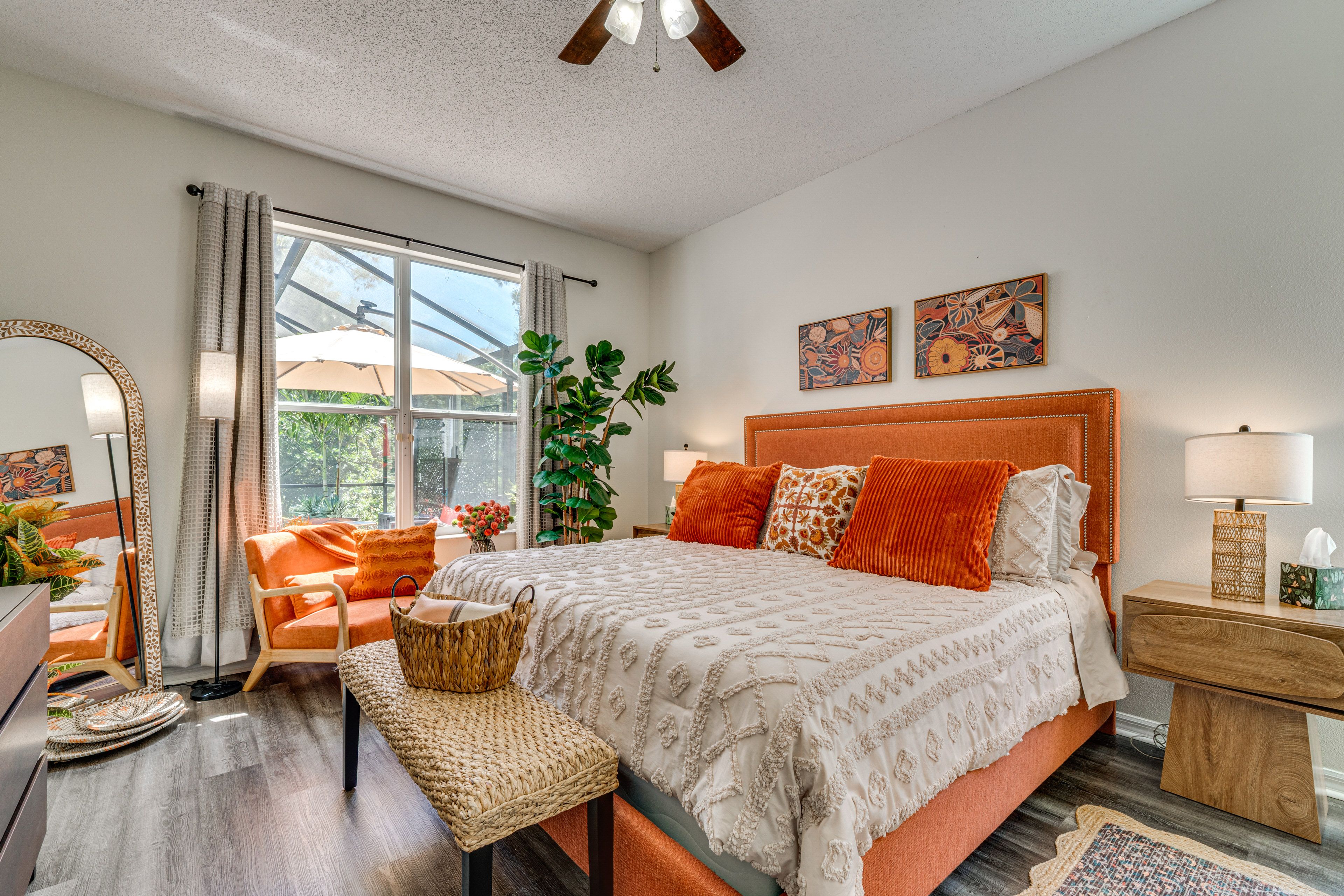 Bedroom | King Bed | 1st Floor