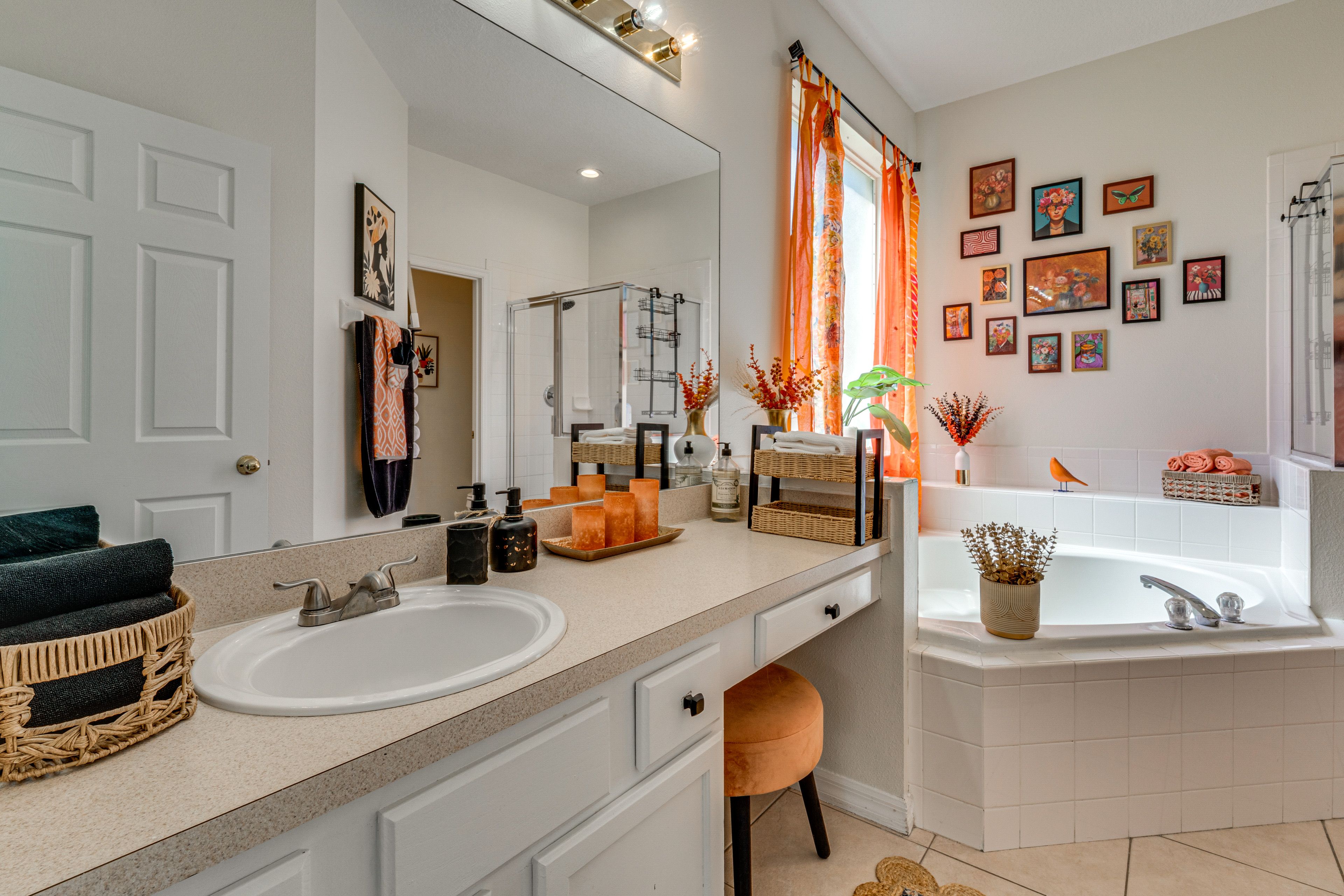 En-Suite Bathroom | 1st Floor