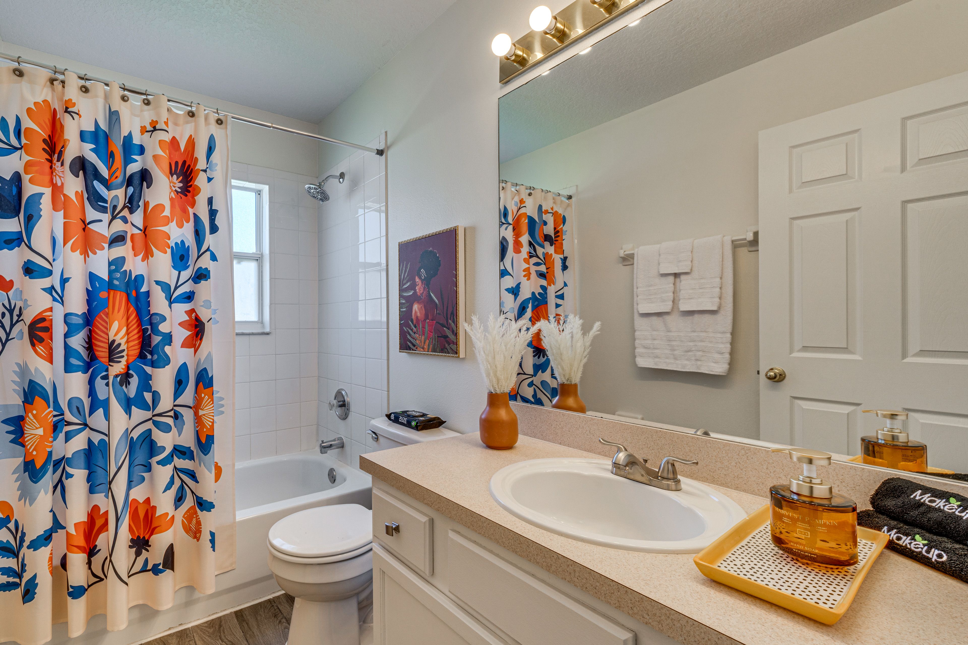 En-Suite Bathroom | 2nd Floor