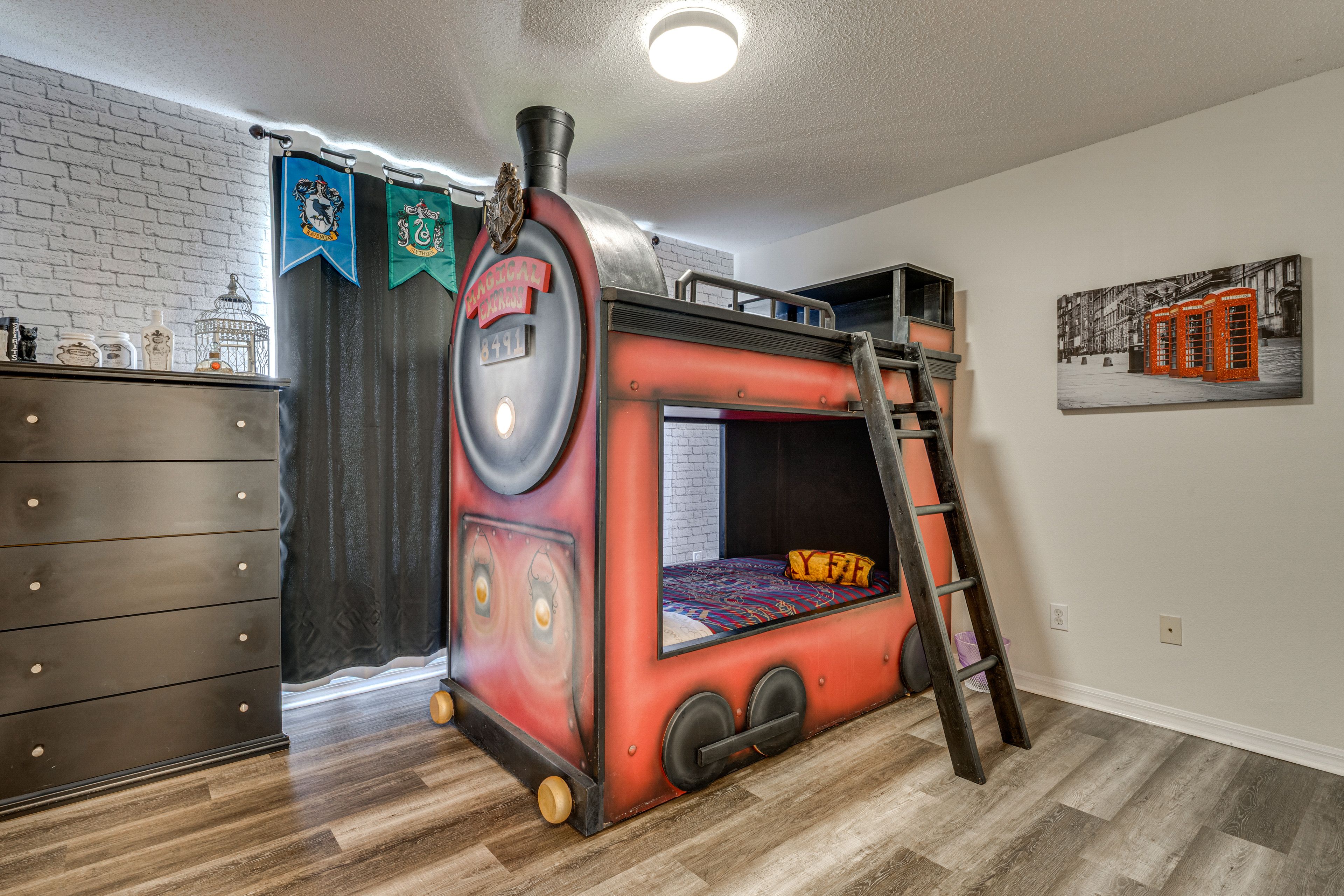 Bedroom | Twin Bed | 2nd Floor